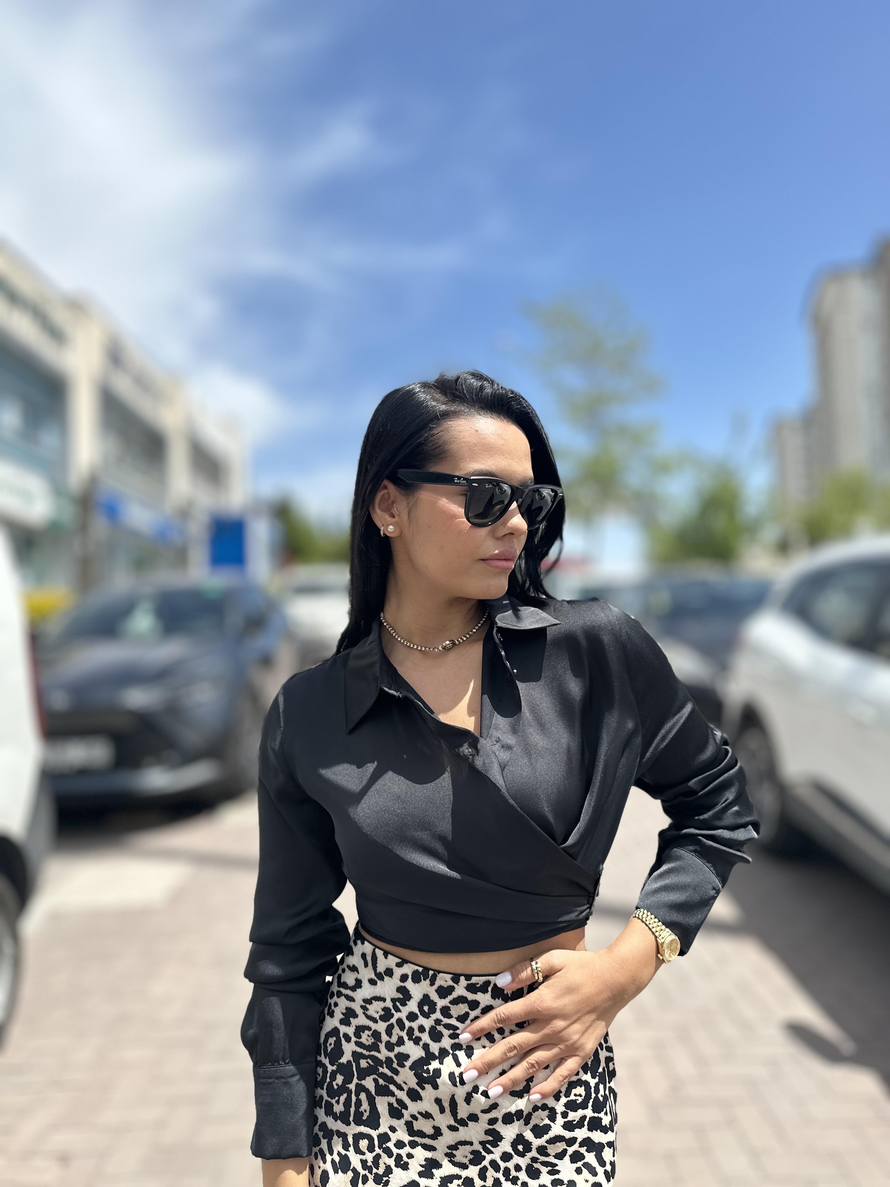 11701 BAGLAMA DETAYLI GOMLEK