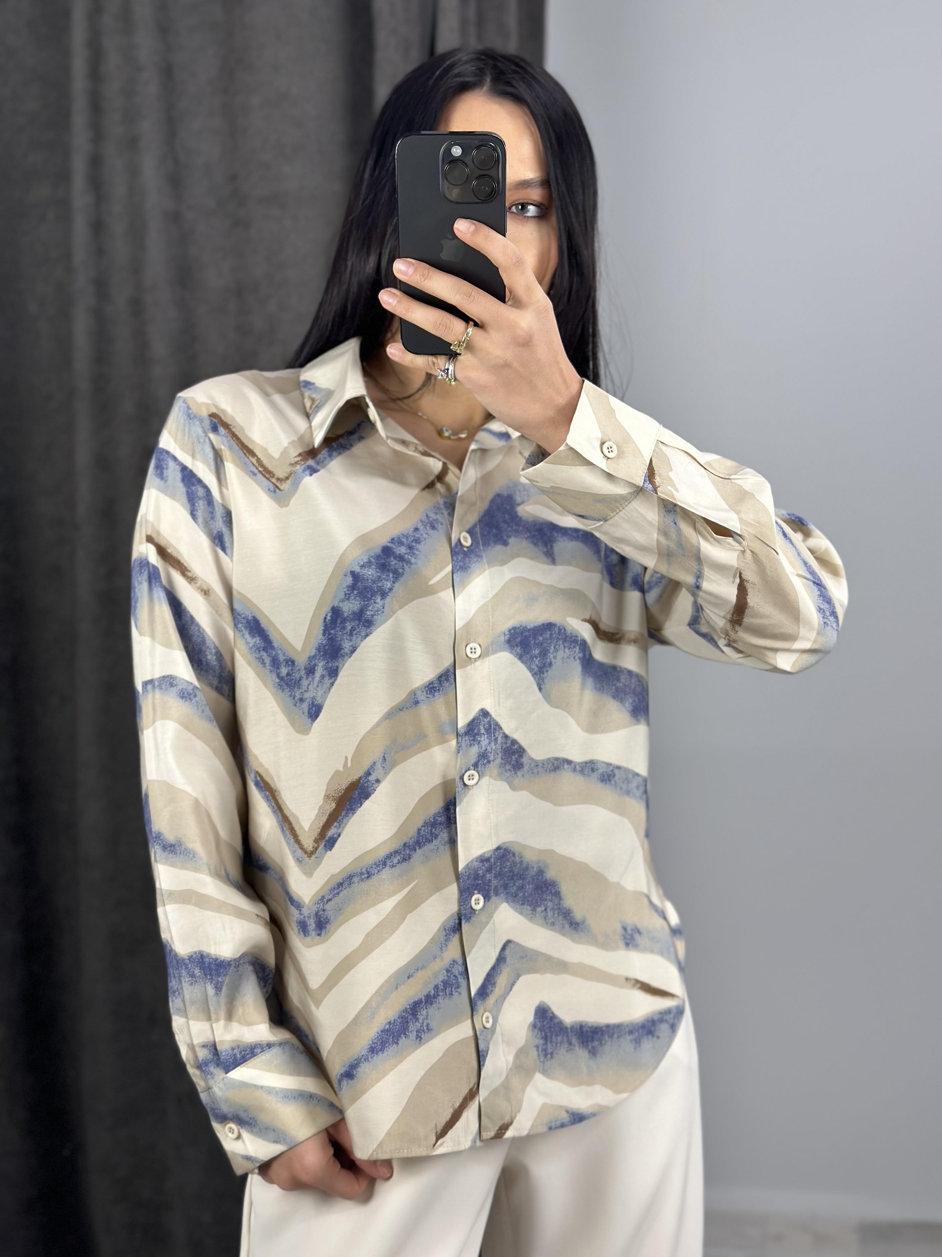 16001 DESENLI GOMLEK