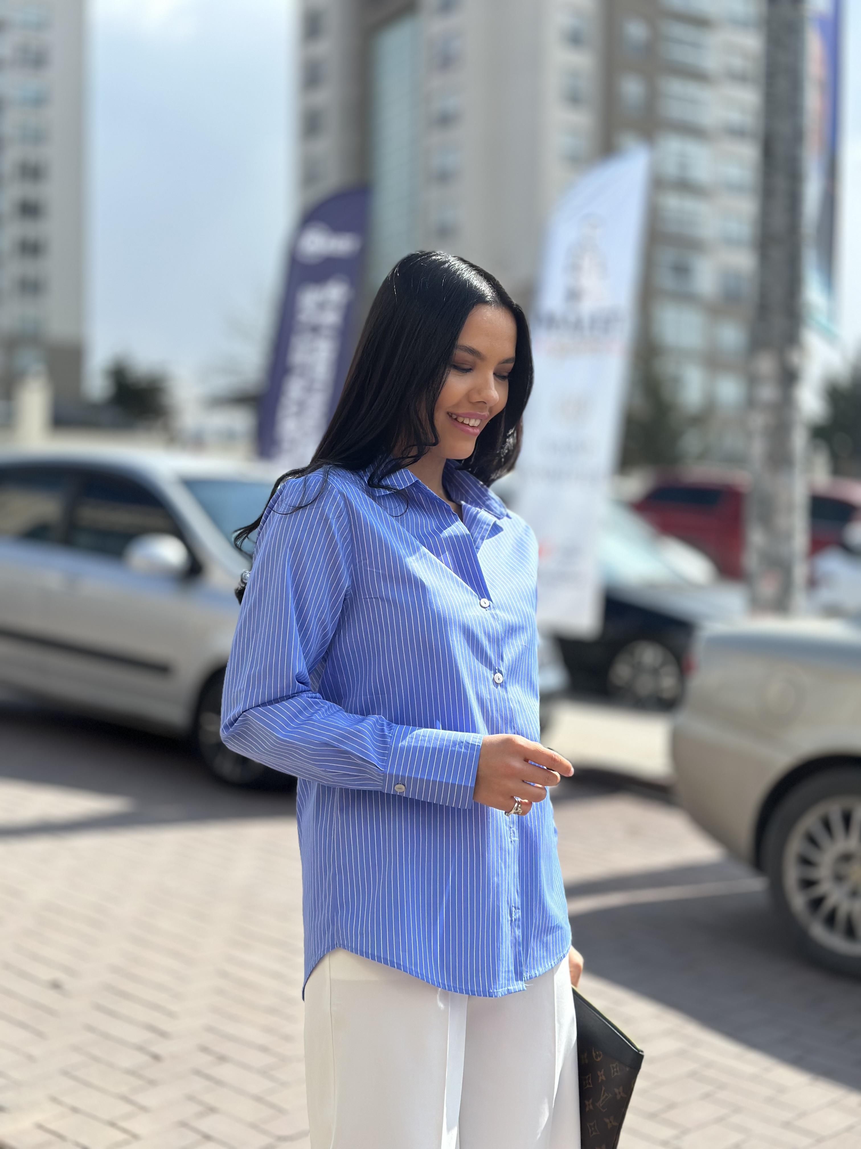 16016 CIZGILI GOMLEK