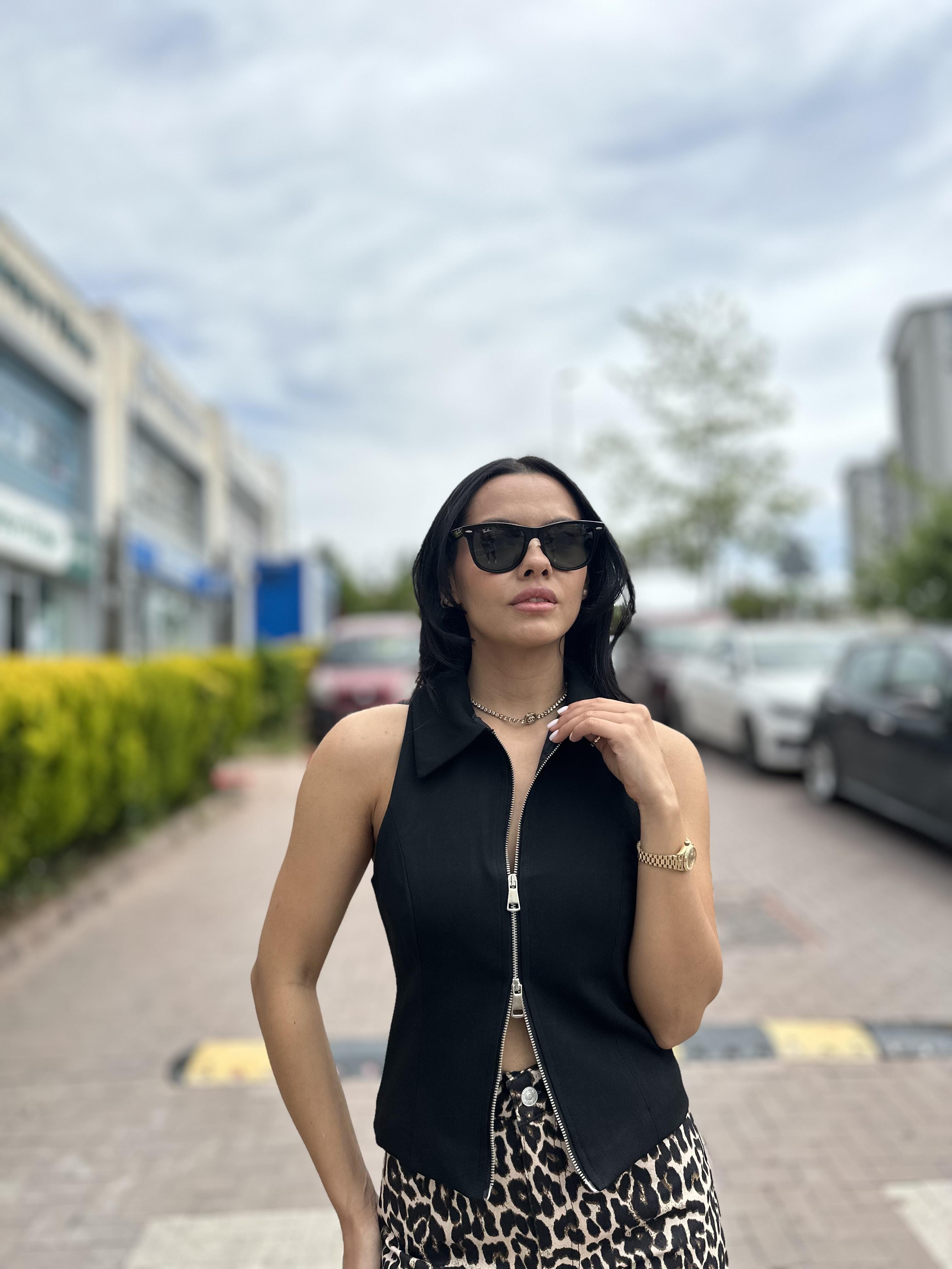 16100 FERMUARLI YELEK