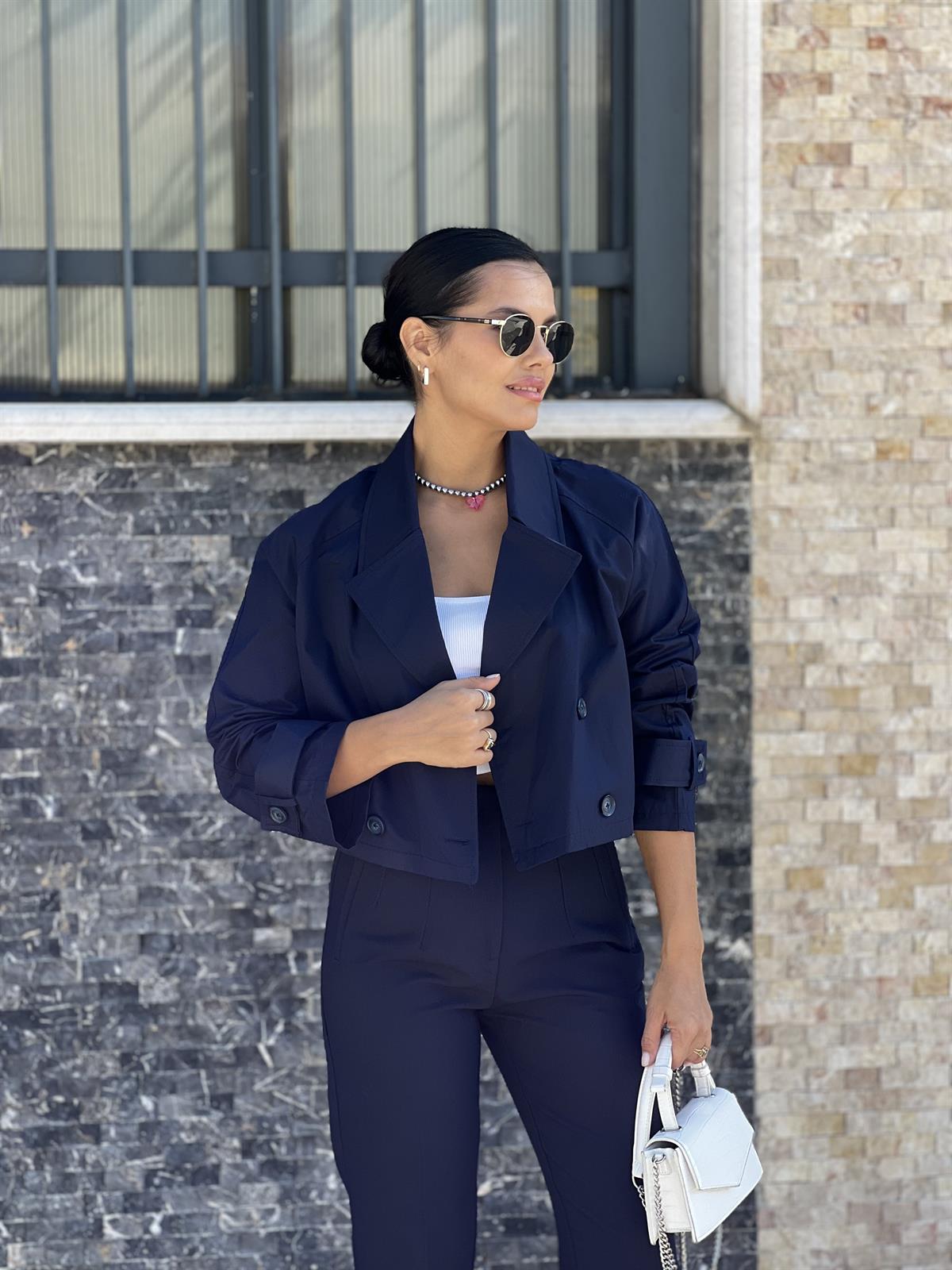 235048 CROP ZR TRENCH