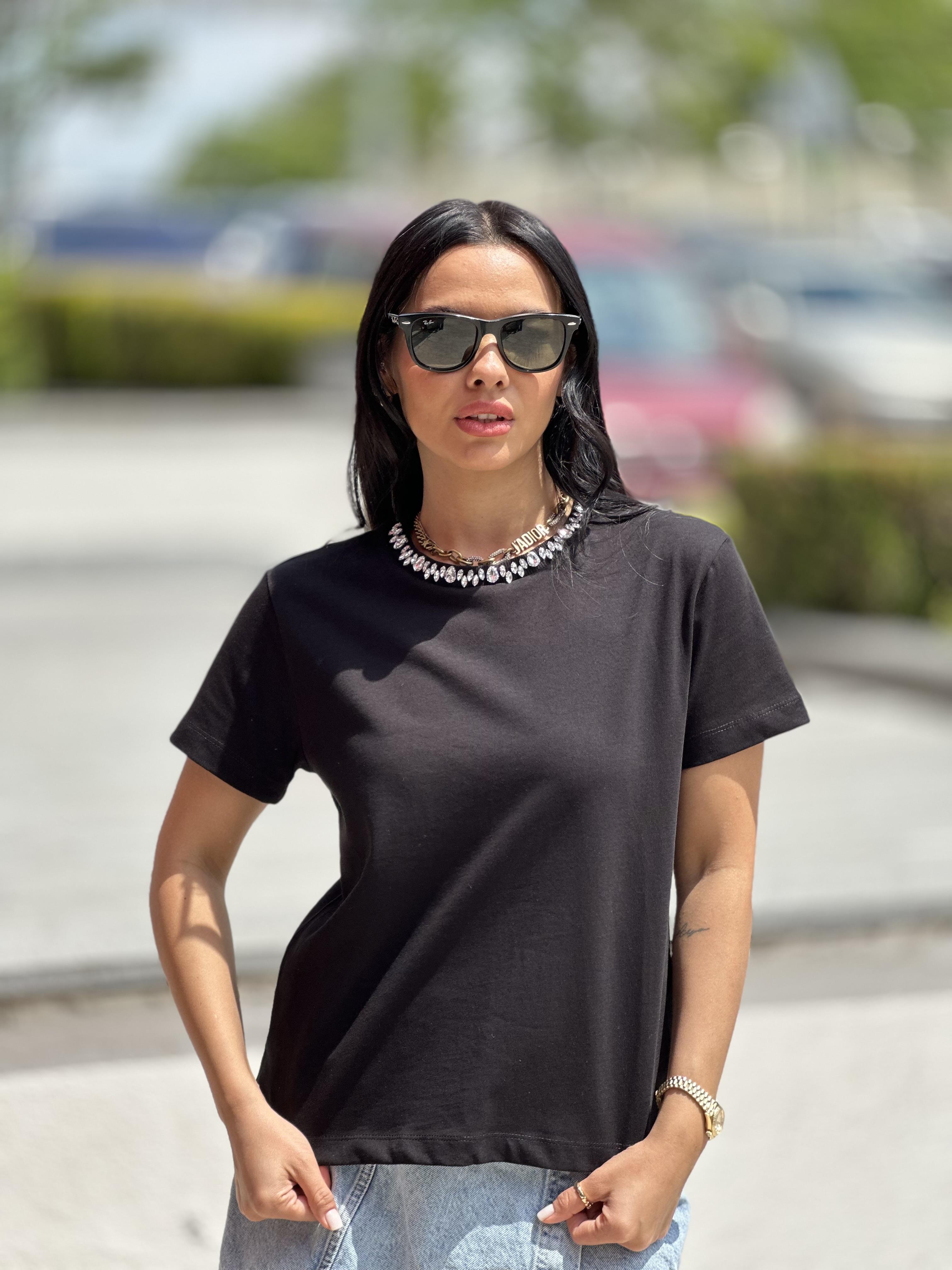 3003 YAKASI TASLI TSHIRT