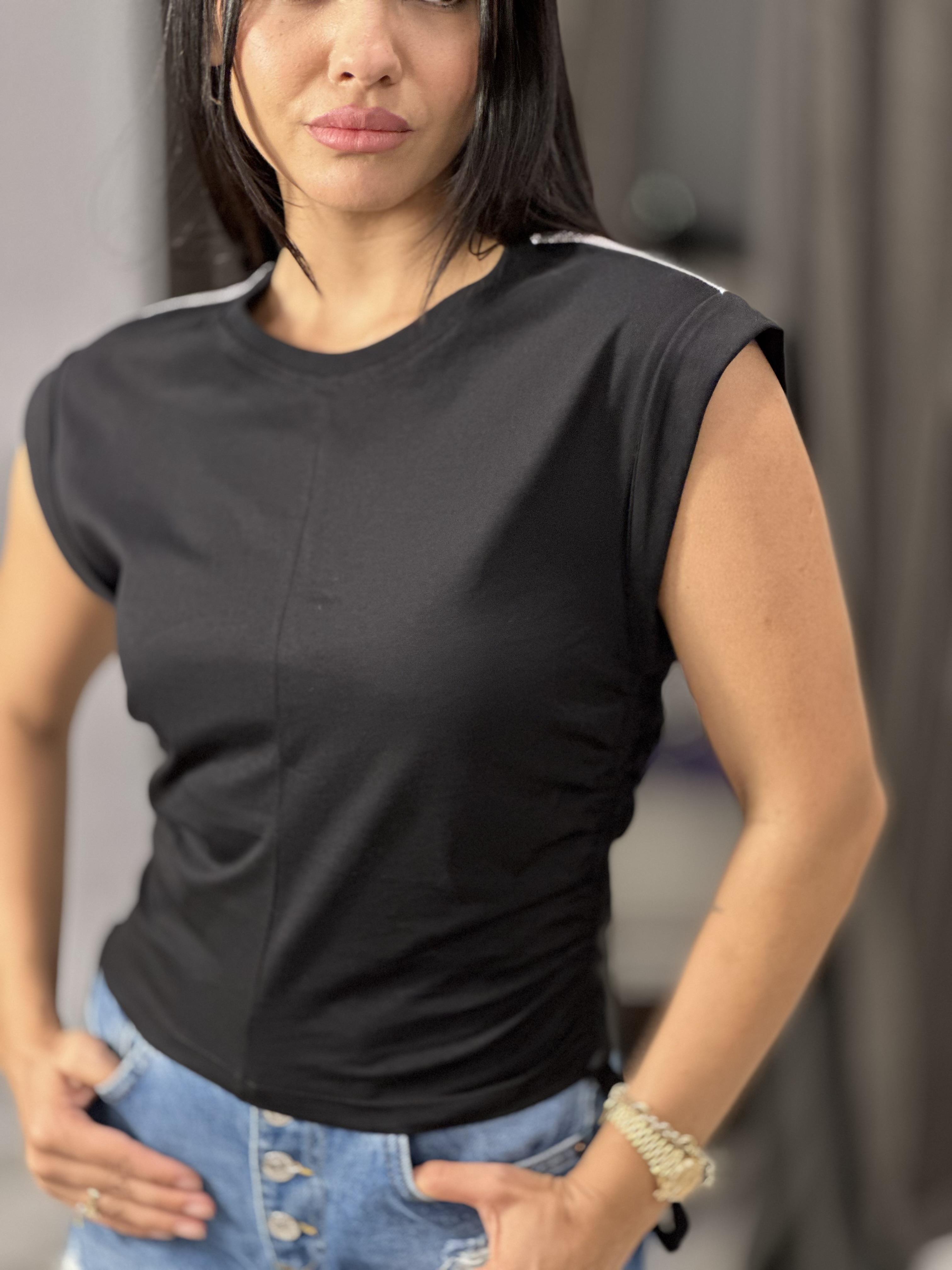 31075 YANLARI TASLI BUZGU DETAYLI TASLI TSHIRT