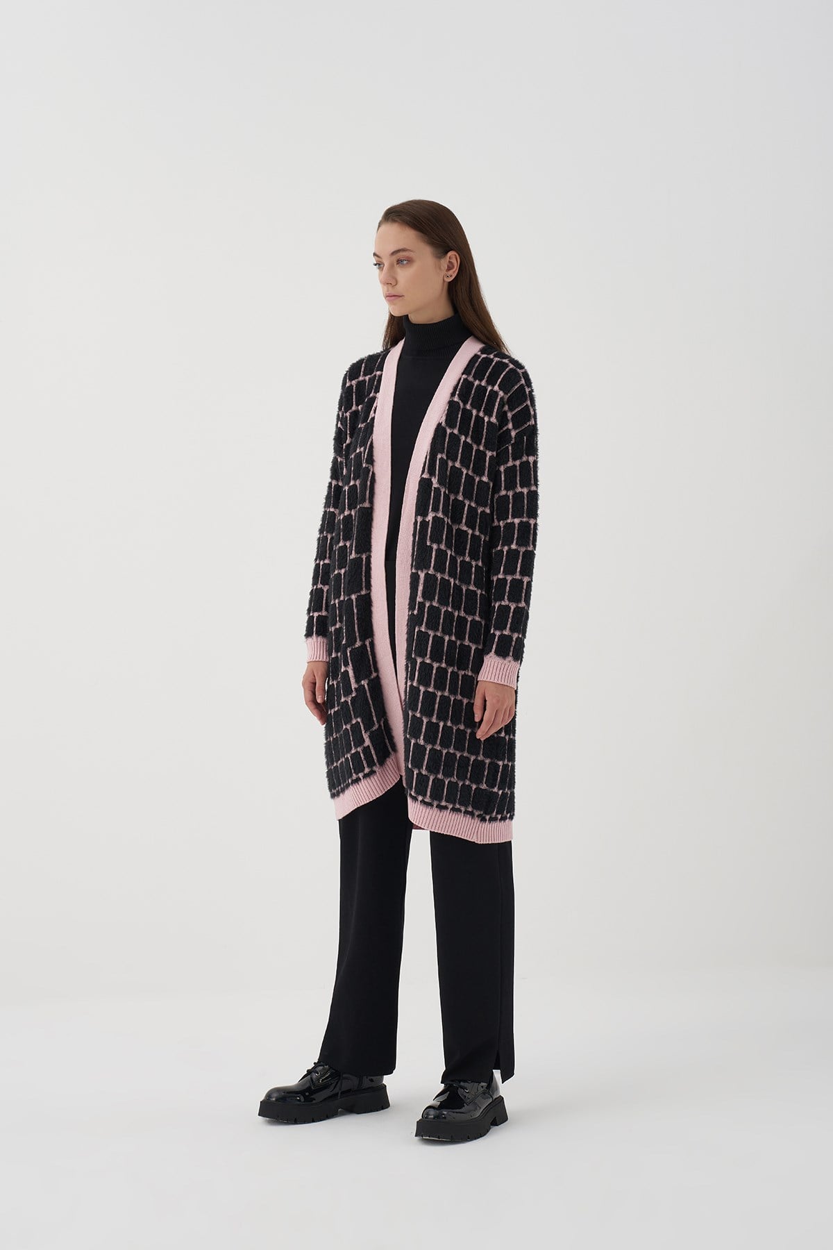 BELLATRİX TRİKO HIRKA SİYAH-PEMBE