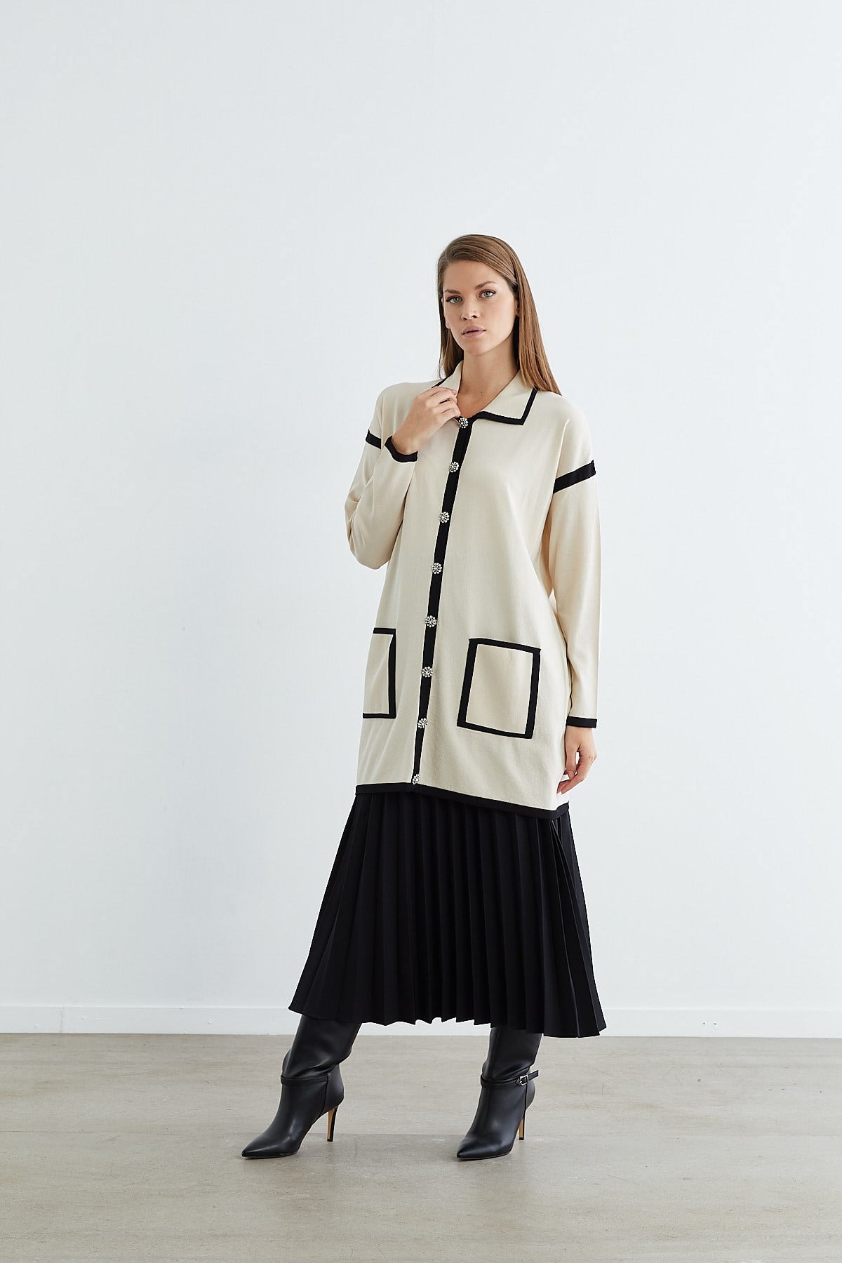 TARAZED MERSERİZE HIRKA BEJ-SİYAH
