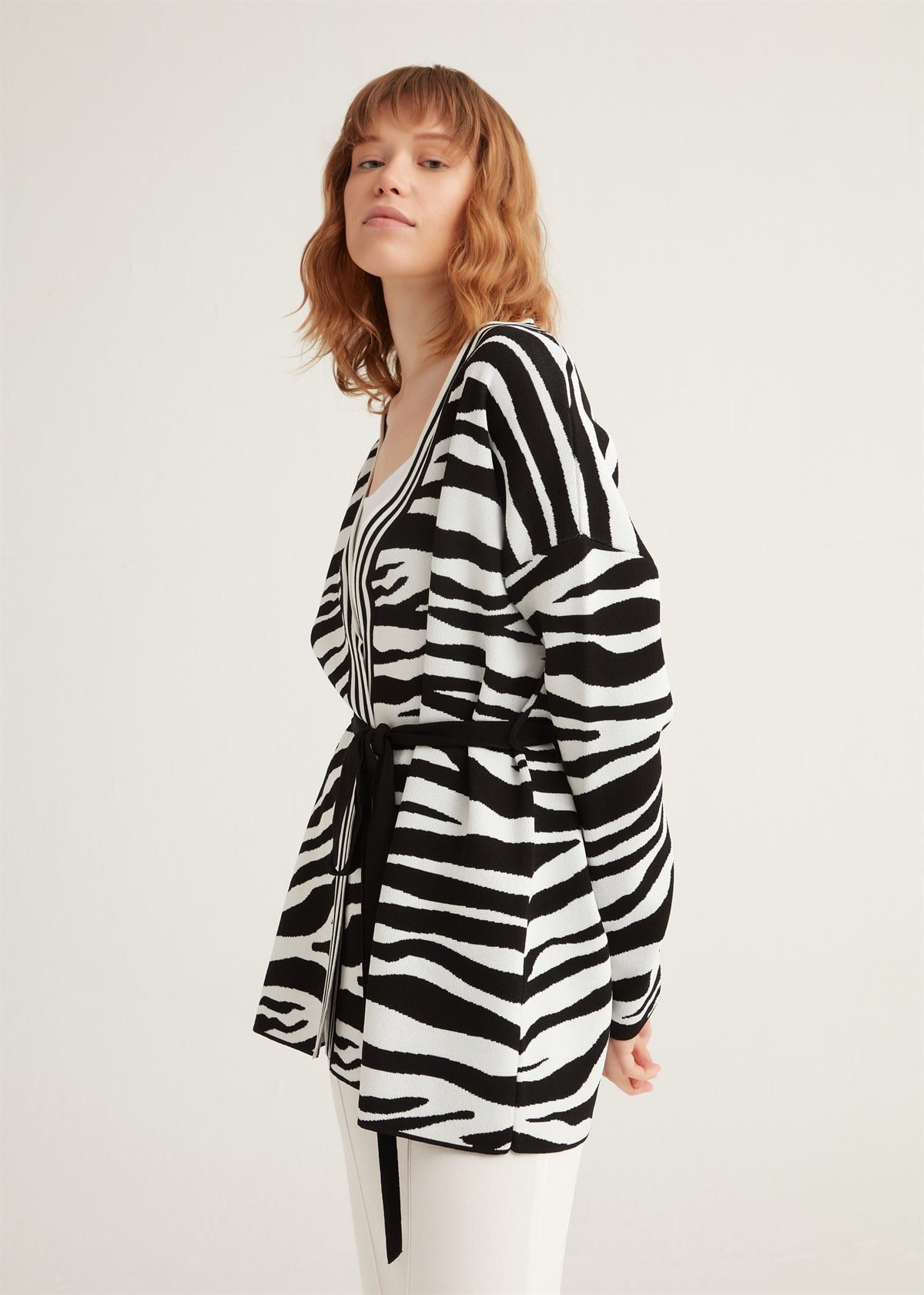 ZEBRA SOĞUK İPLİK HIRKA - SİYAH-EKRU
