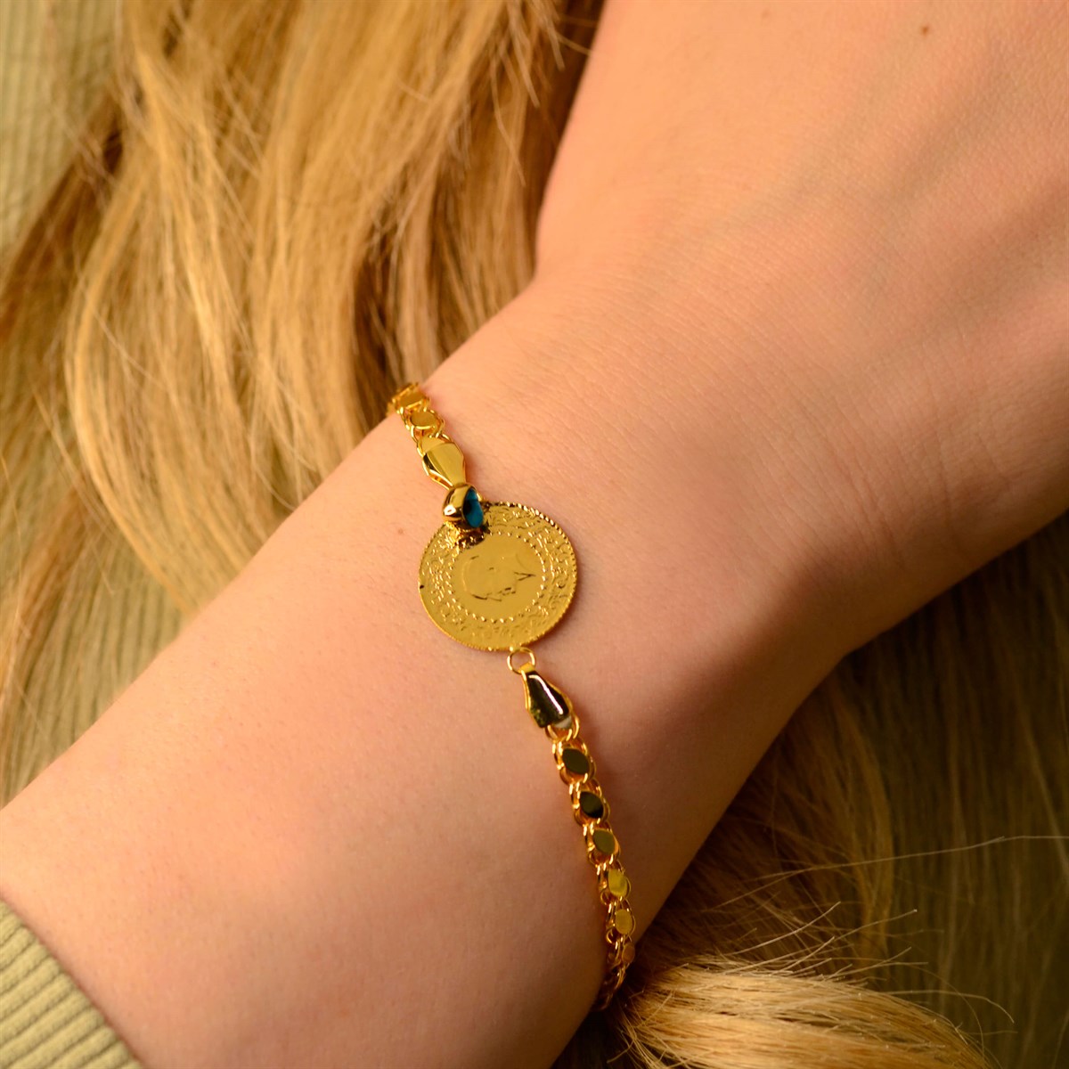 ALTIN ÇEYREKLİ PULLU BİLEKLİK