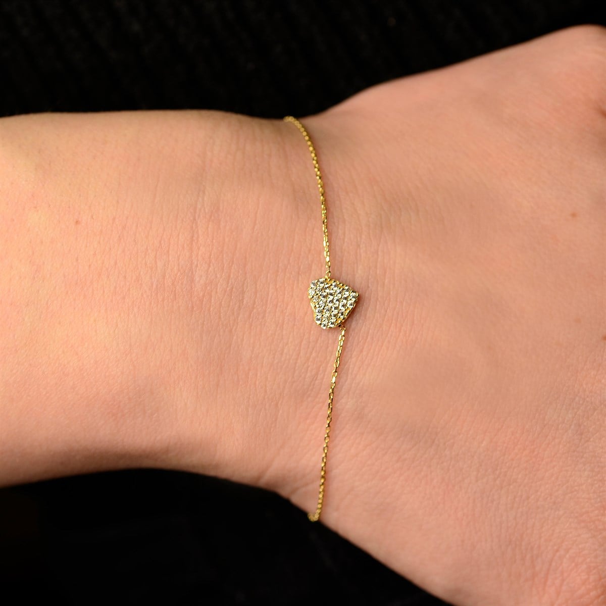 ALTIN KALPLİ BİLEKLİK