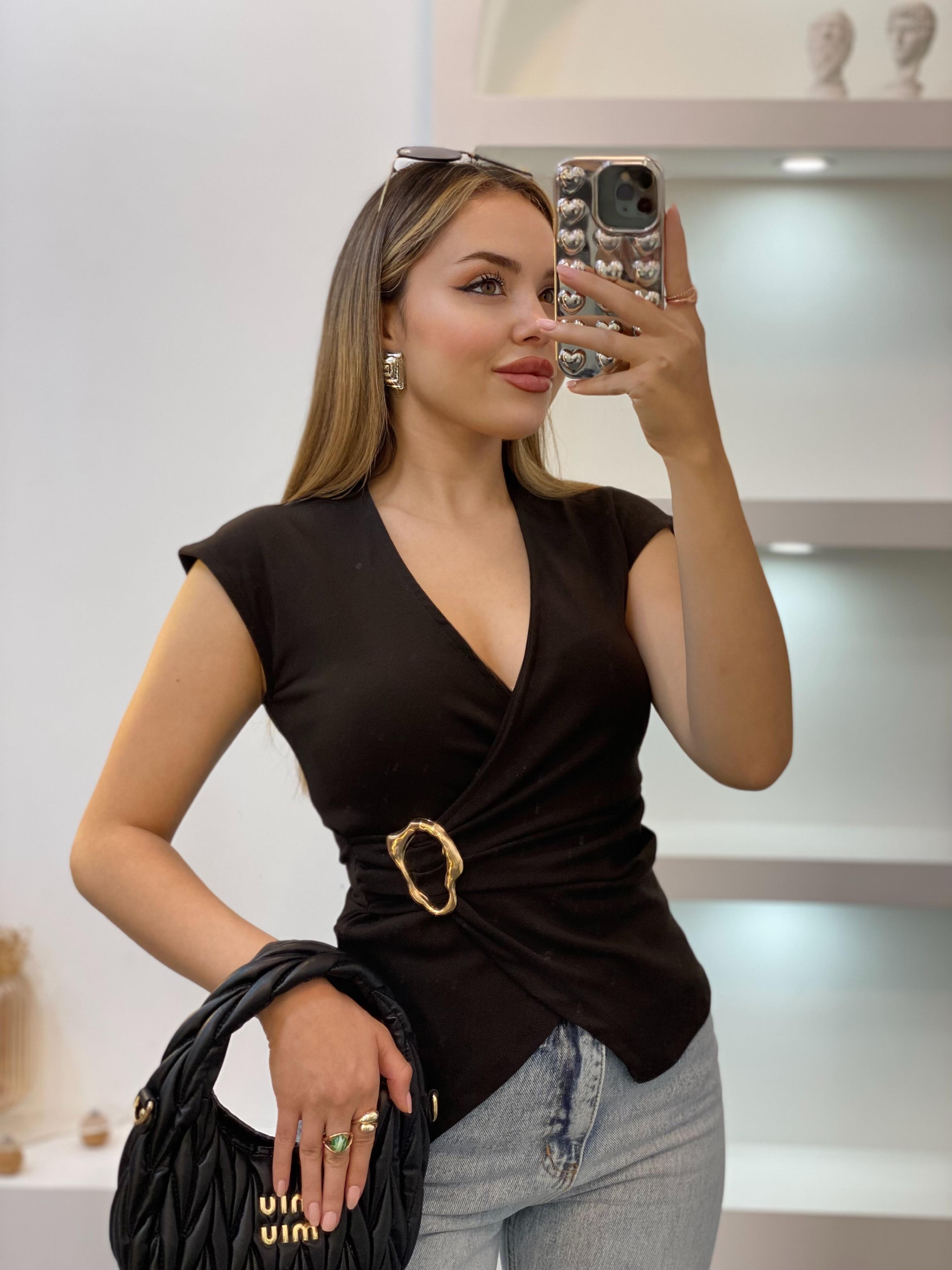 Acı Kahve Q Marka Gold Broşlu Bluz