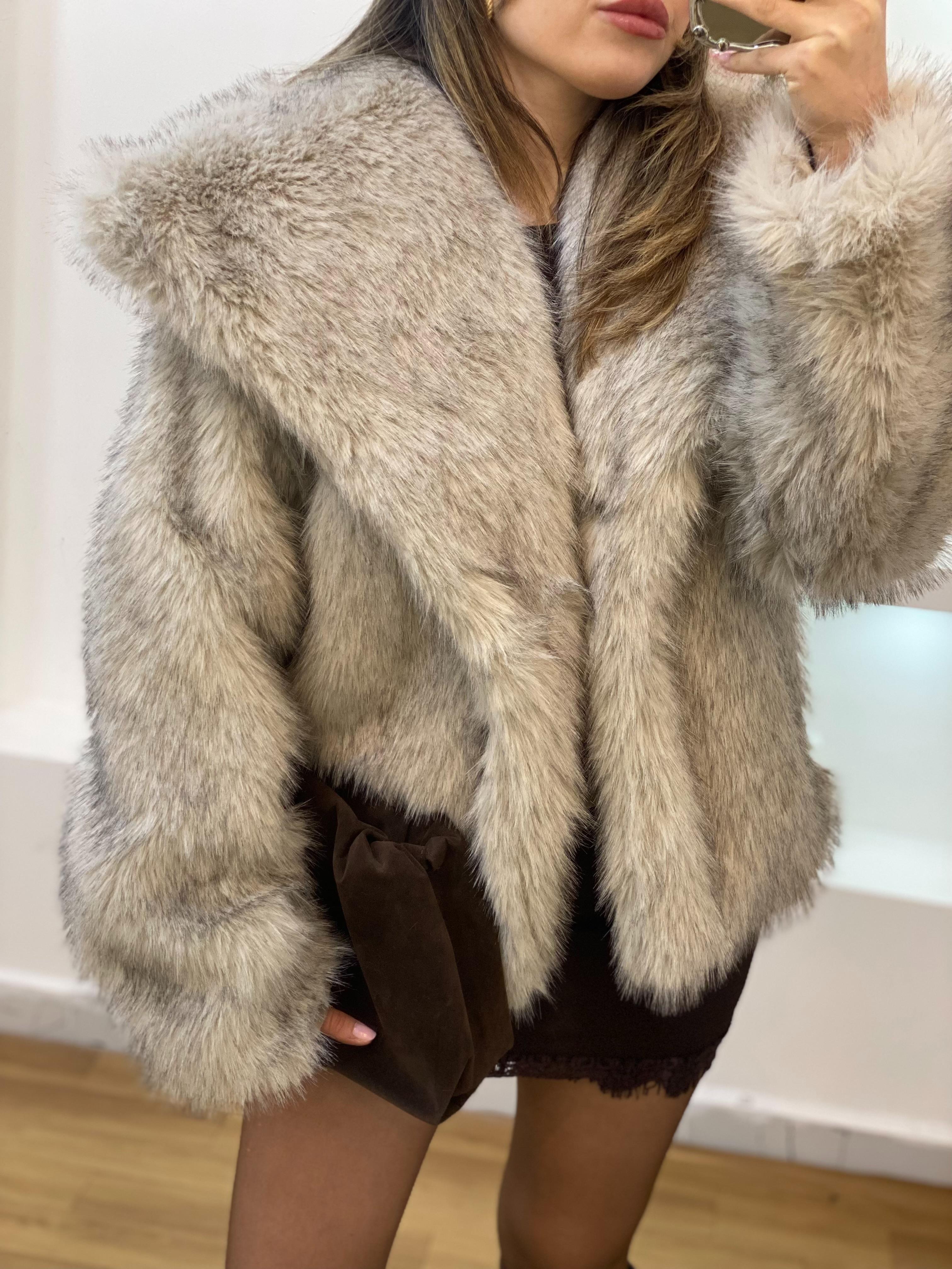 Bej Geniş Yakalı İthal Kürk