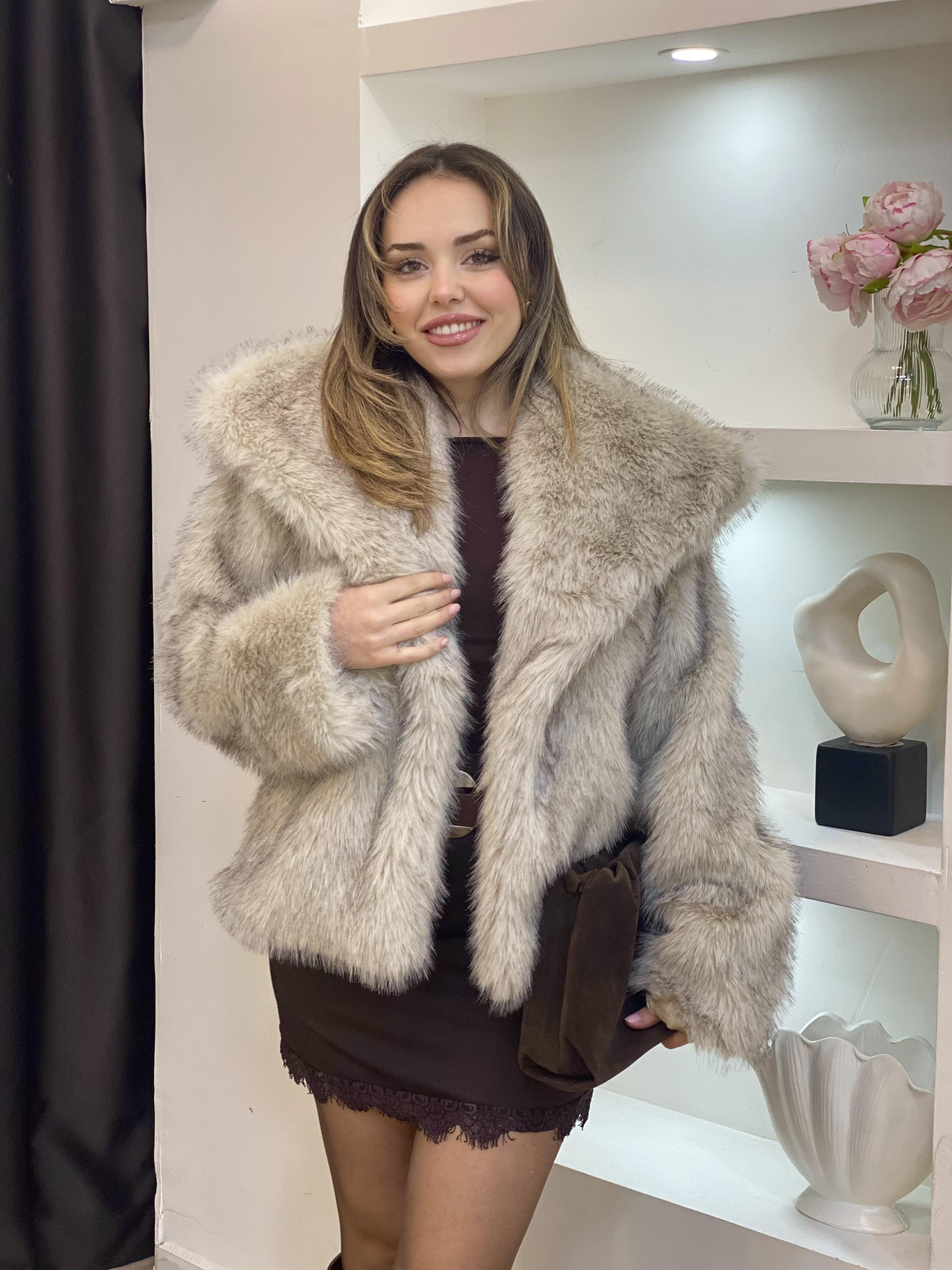 Bej Geniş Yakalı İthal Kürk