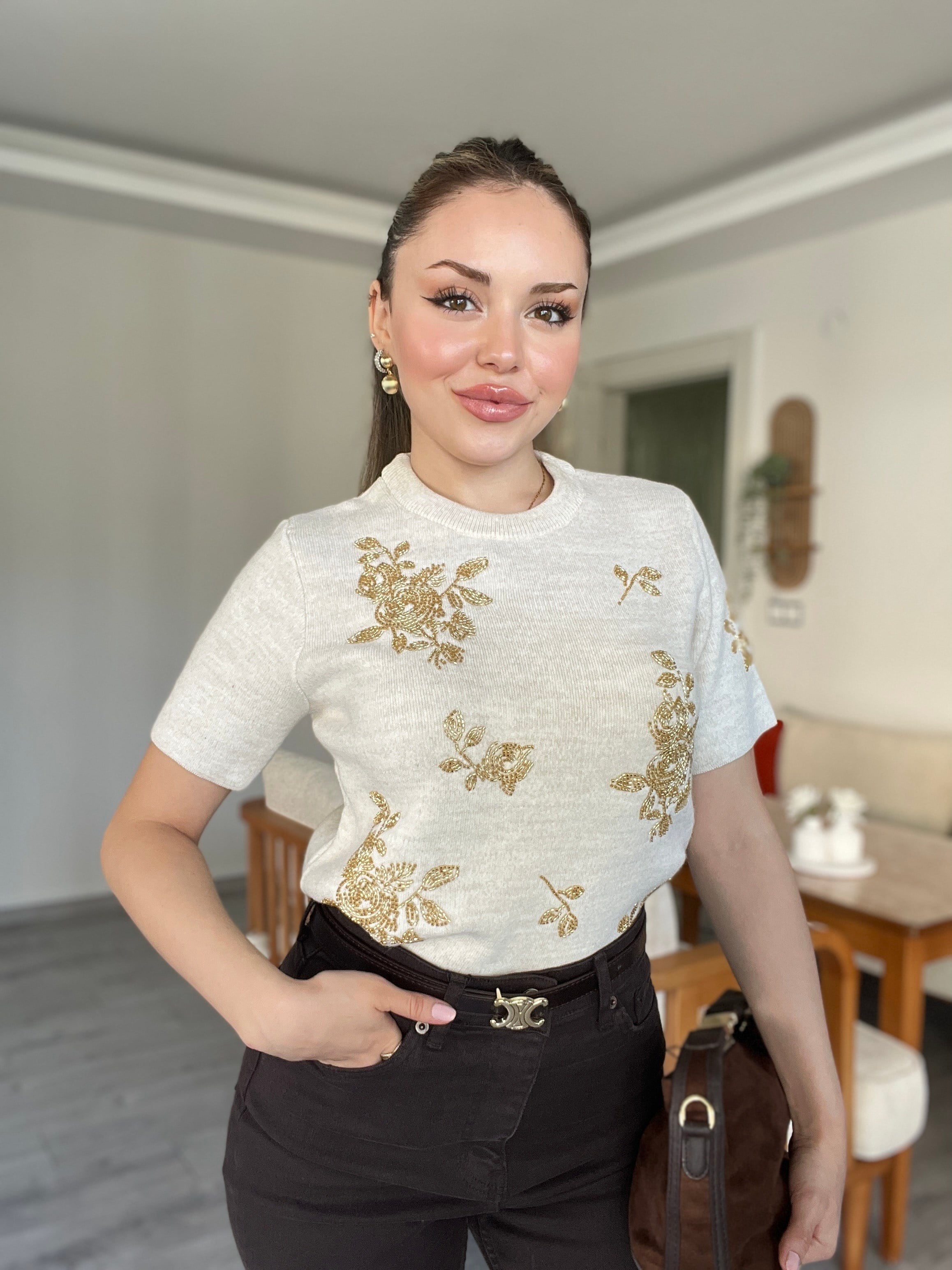 Bej Gold Boncuk İşlemeli Triko 