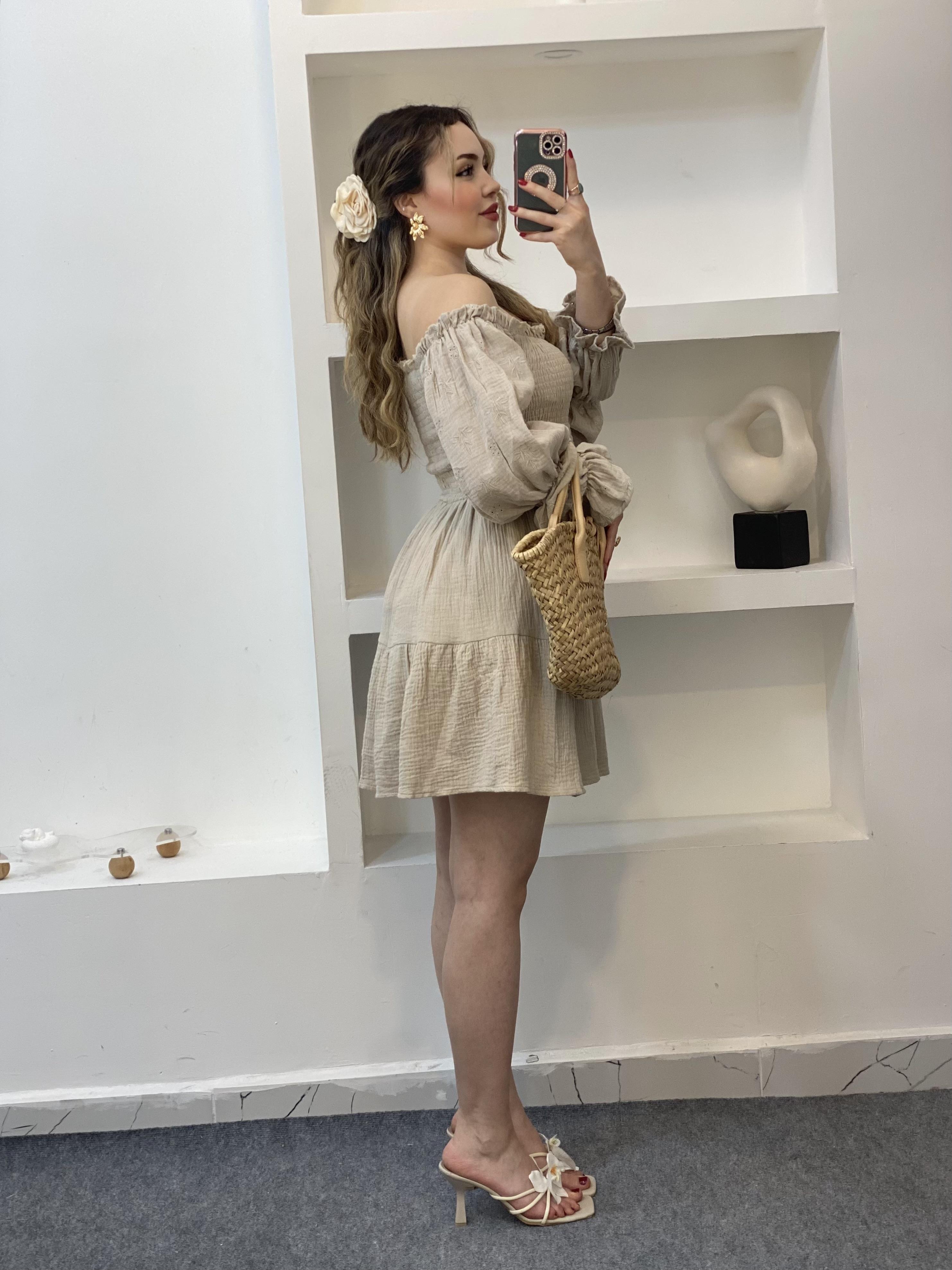 Bej Kolları Nakışlı Müslin Elbise