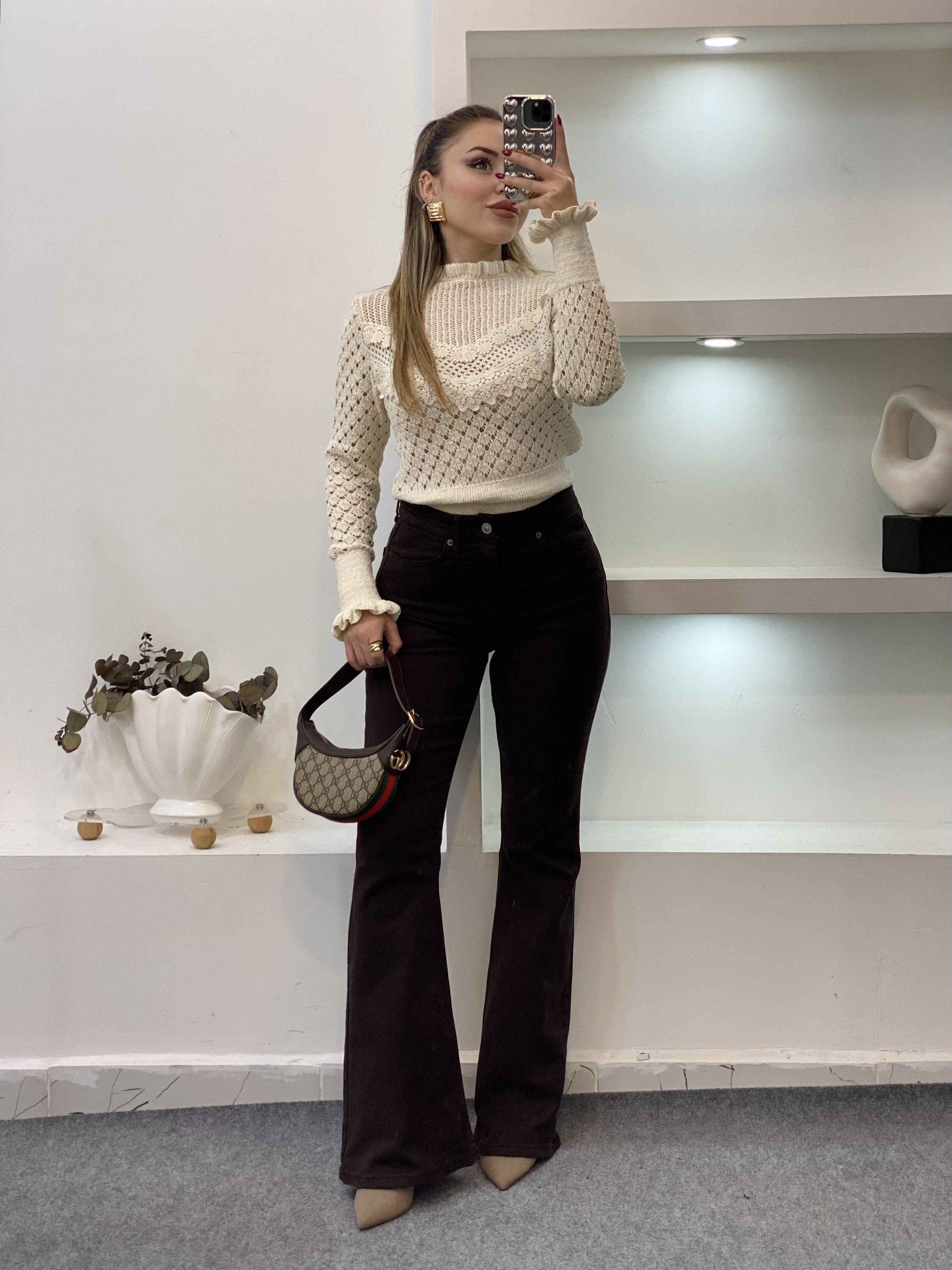 Bej Volanlı Güpürlü Model Triko