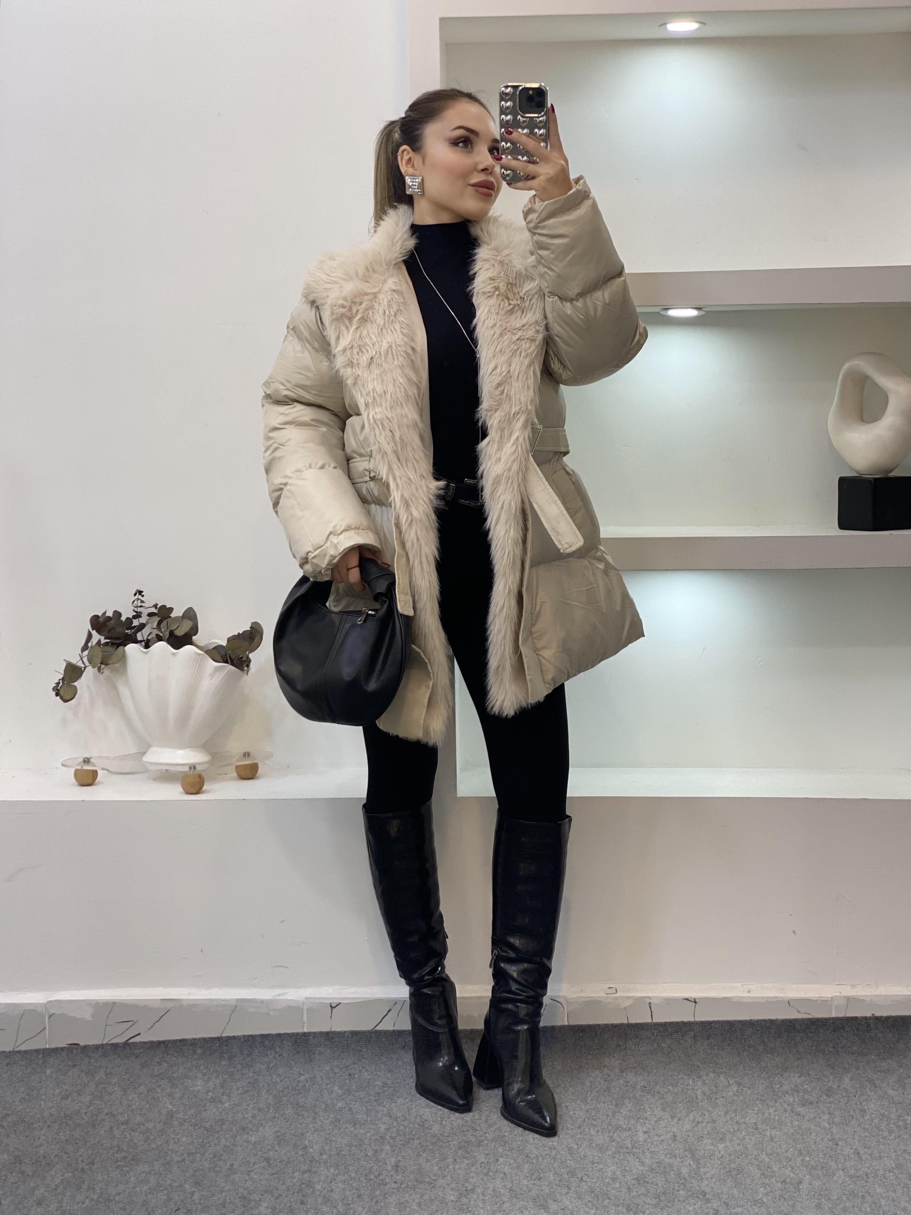 Bej Yakası Kürklü Kemerli Model Şişme Mont