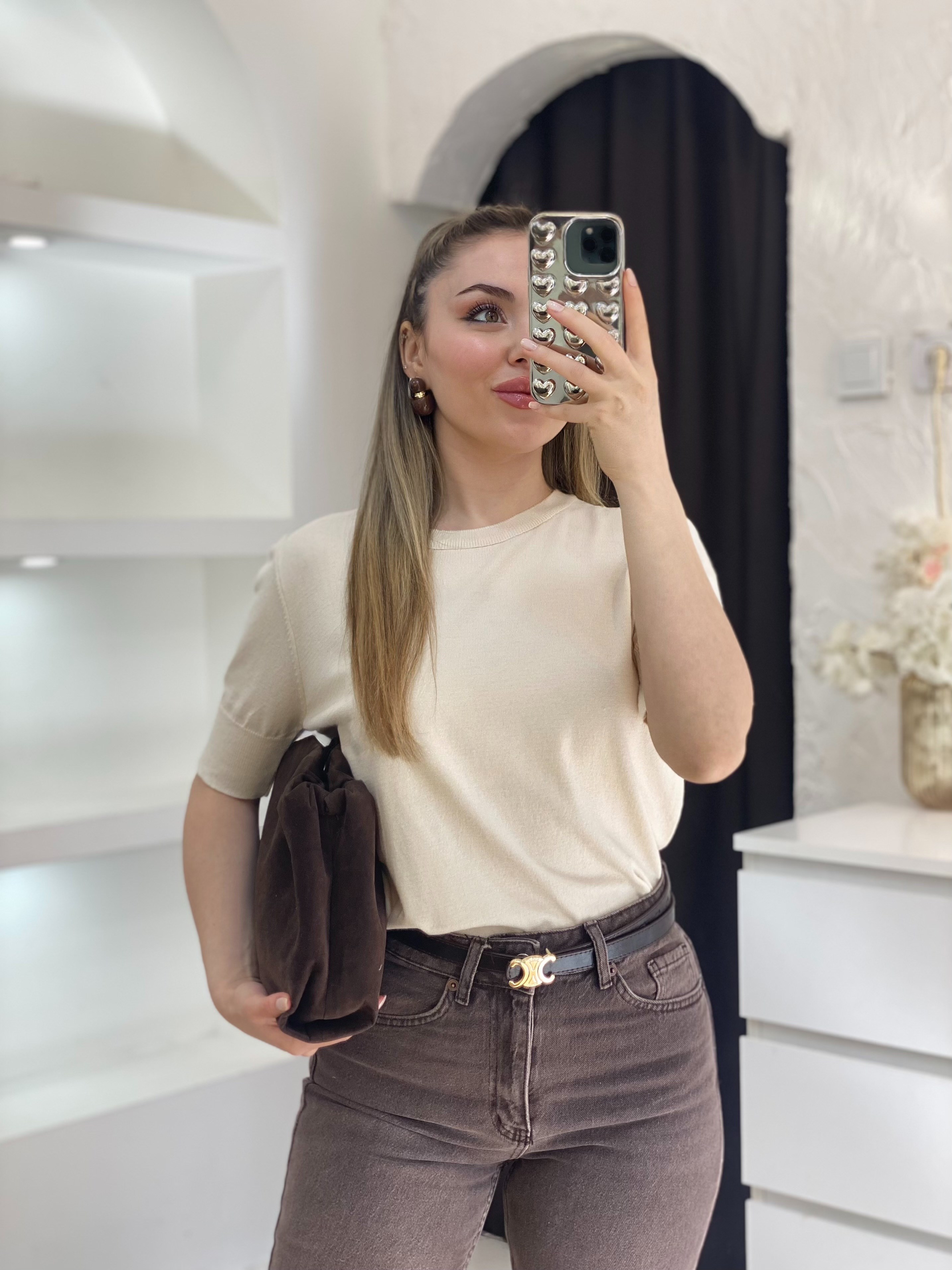 Bej Yumoş Dokulu Kolları Aksesuarlı Triko Bluz