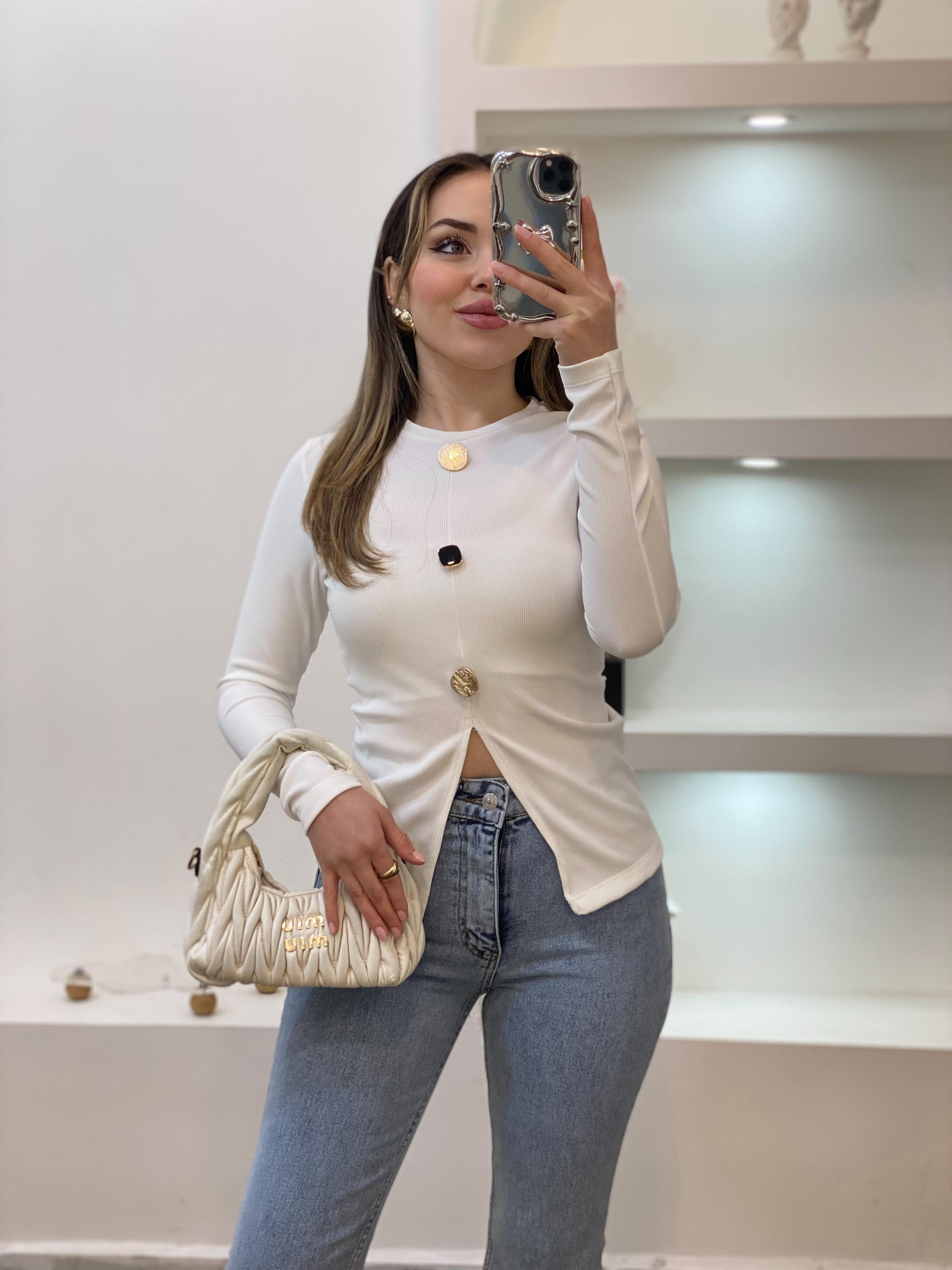 Beyaz Aksesuarlı Model Ottoman Kumaş Bluz