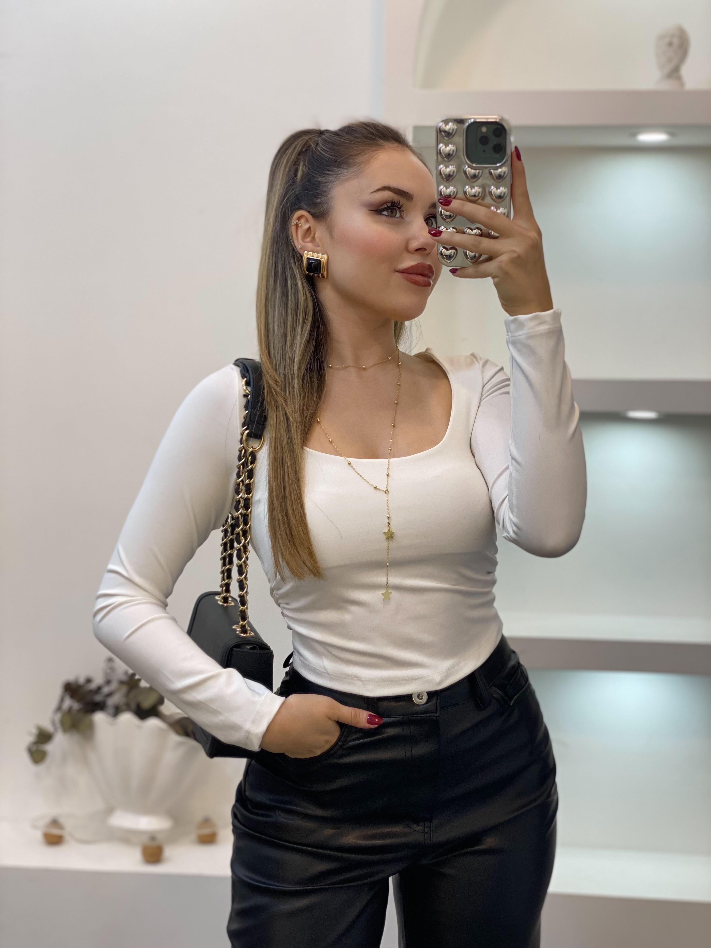 Beyaz Geniş Yaka Scuba Bluz