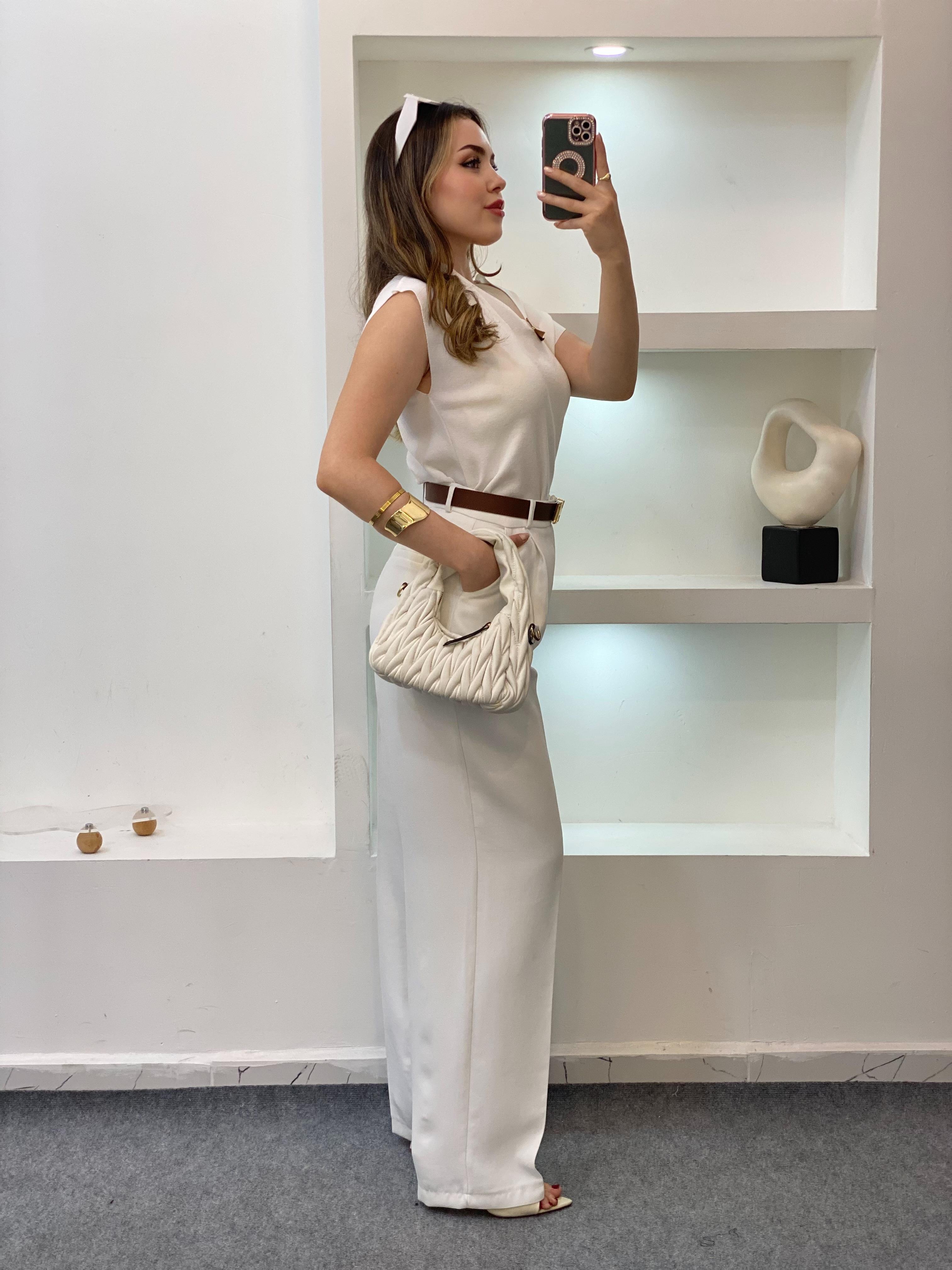 Beyaz Gold Toka Detaylı Triko Bluz