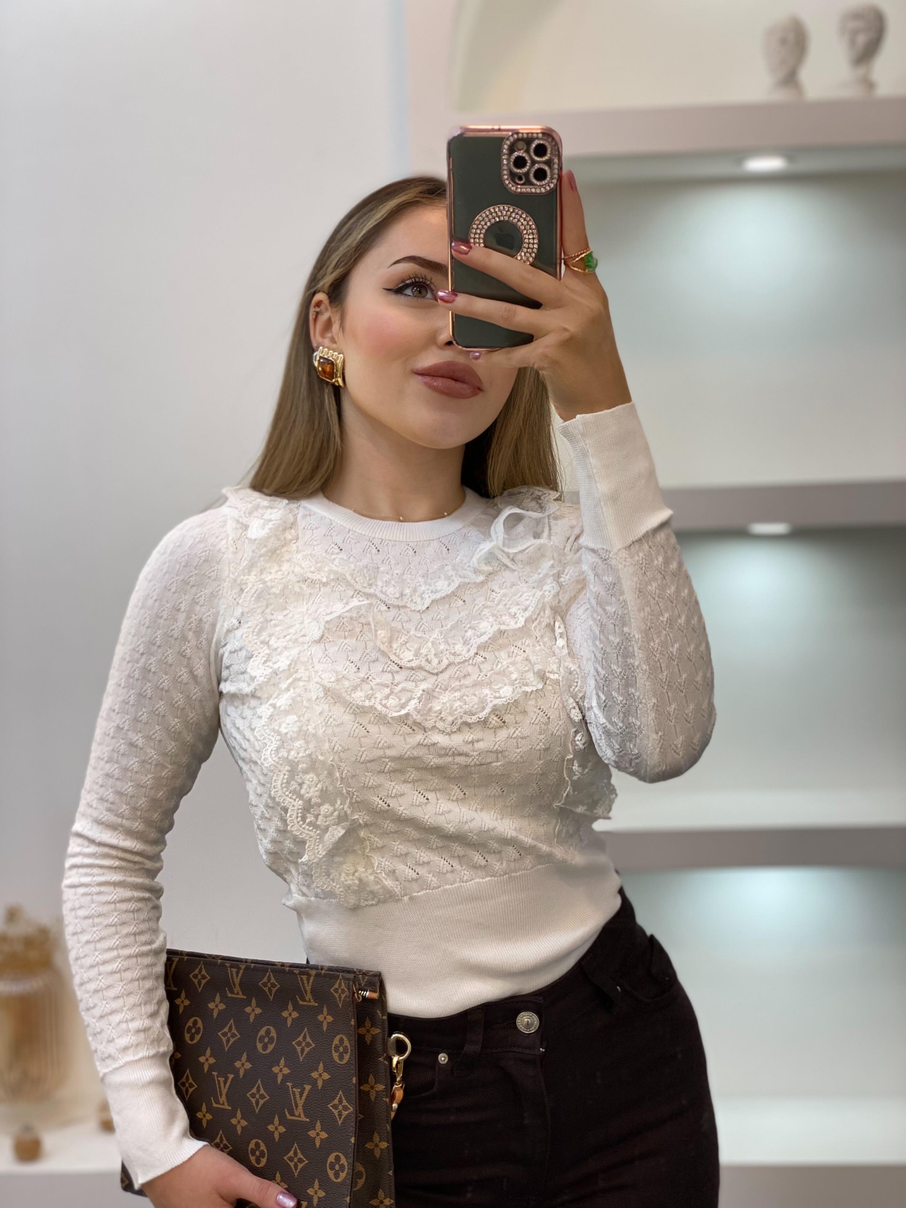 Beyaz Güpürlü Model Triko Bluz