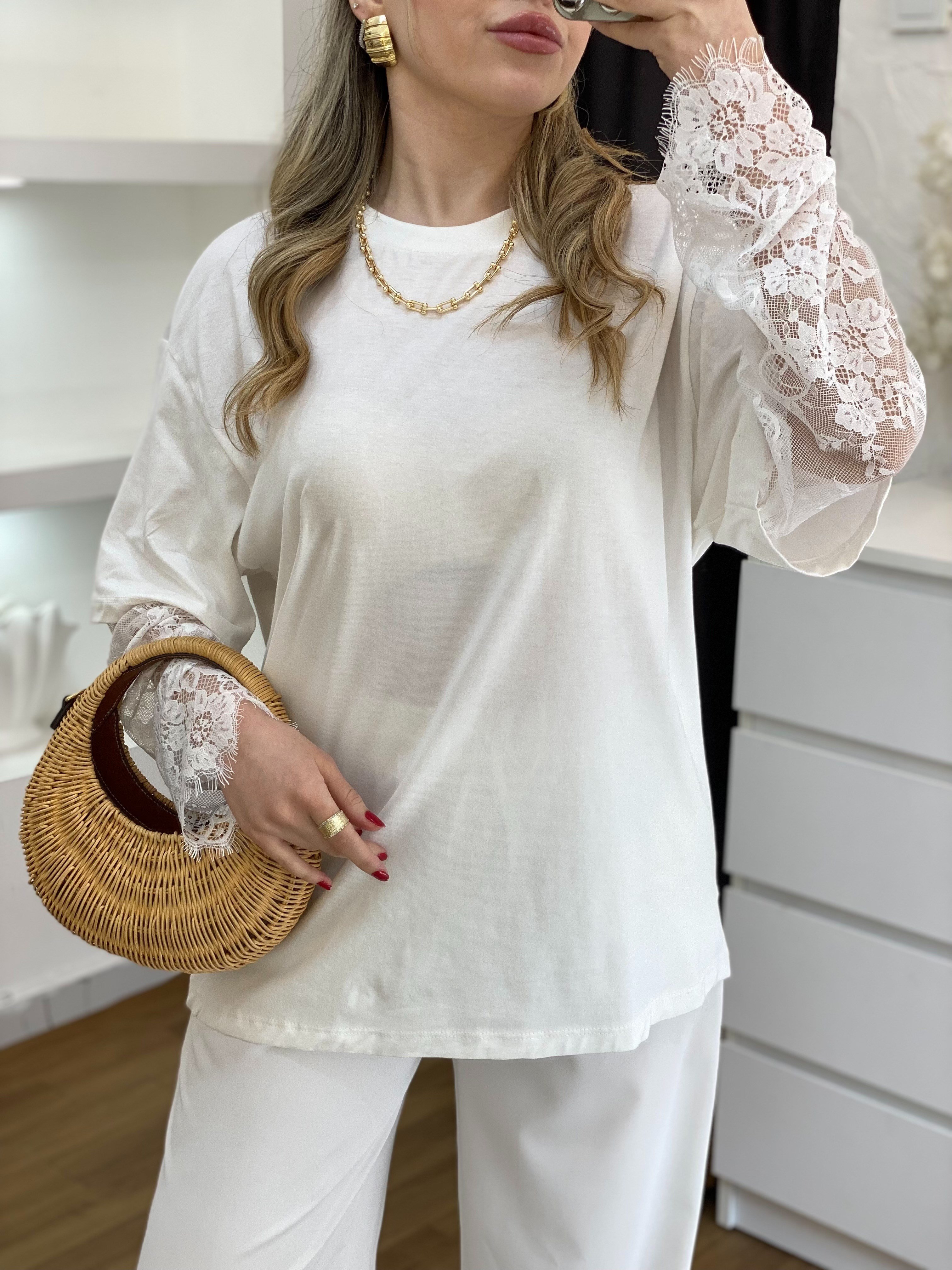 Beyaz Kolları Dantel Detaylı Pamuklu Tshirt 