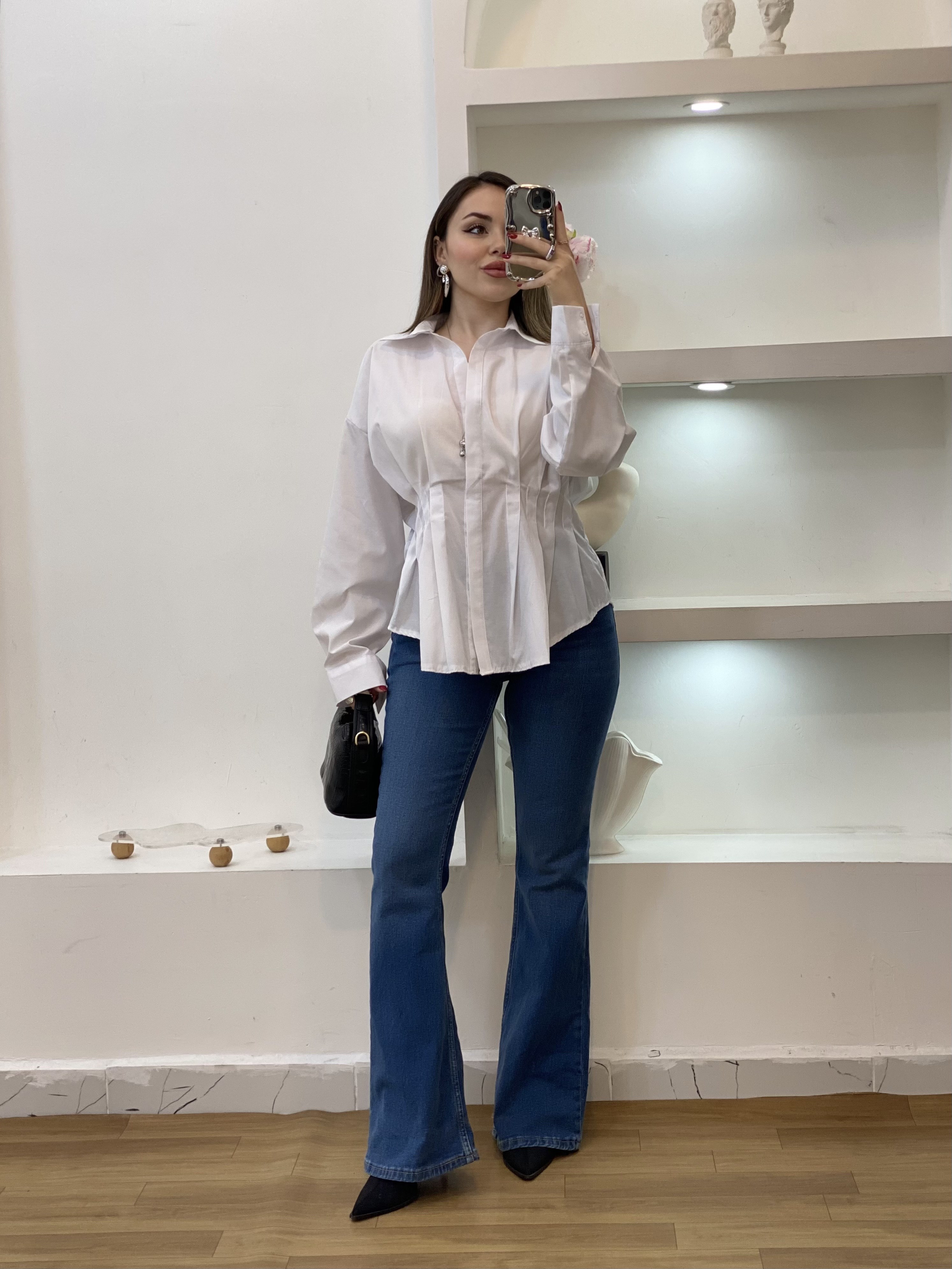 Beyaz Piliseli Model Gömlek 