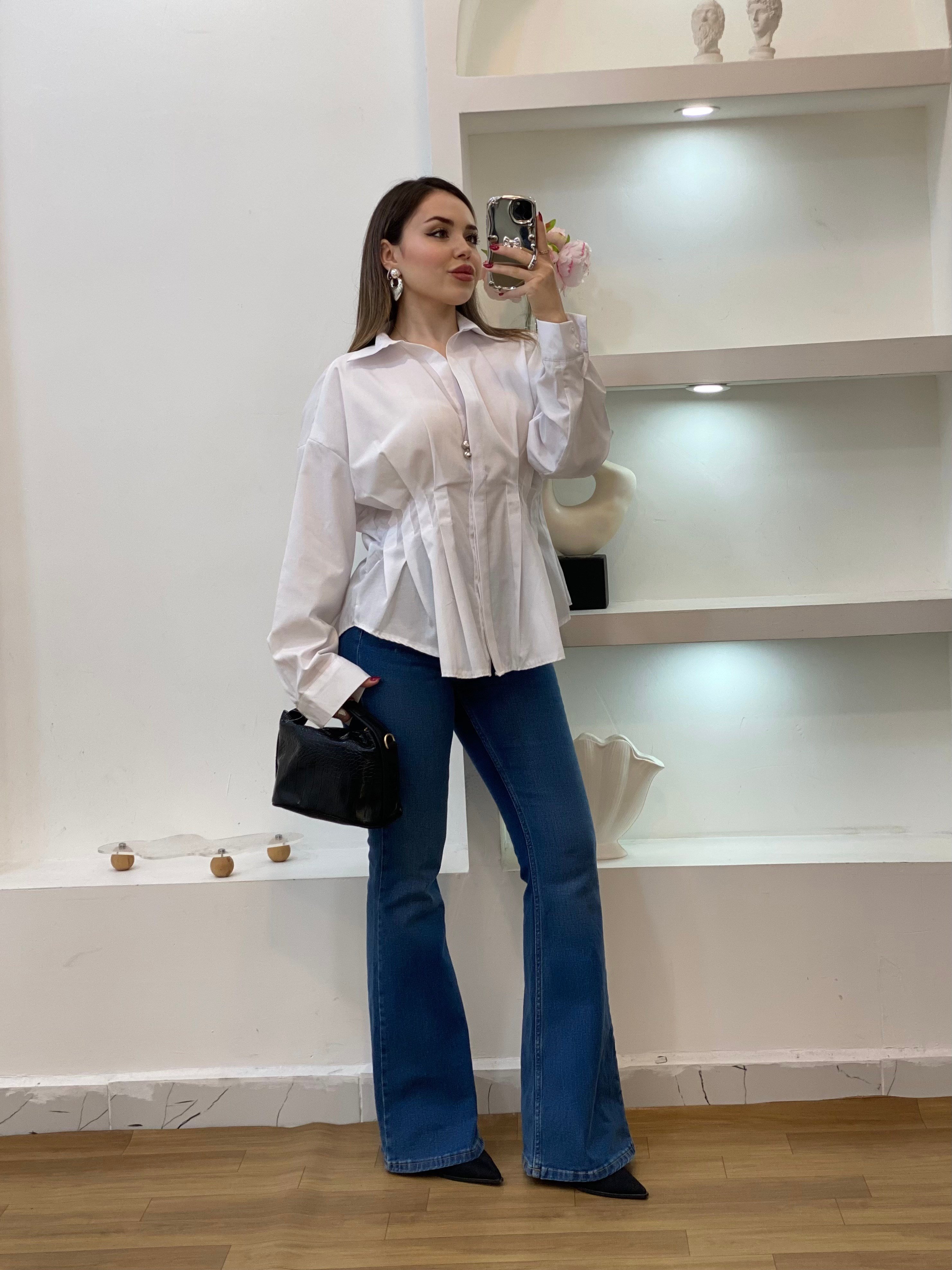 Beyaz Piliseli Model Gömlek 