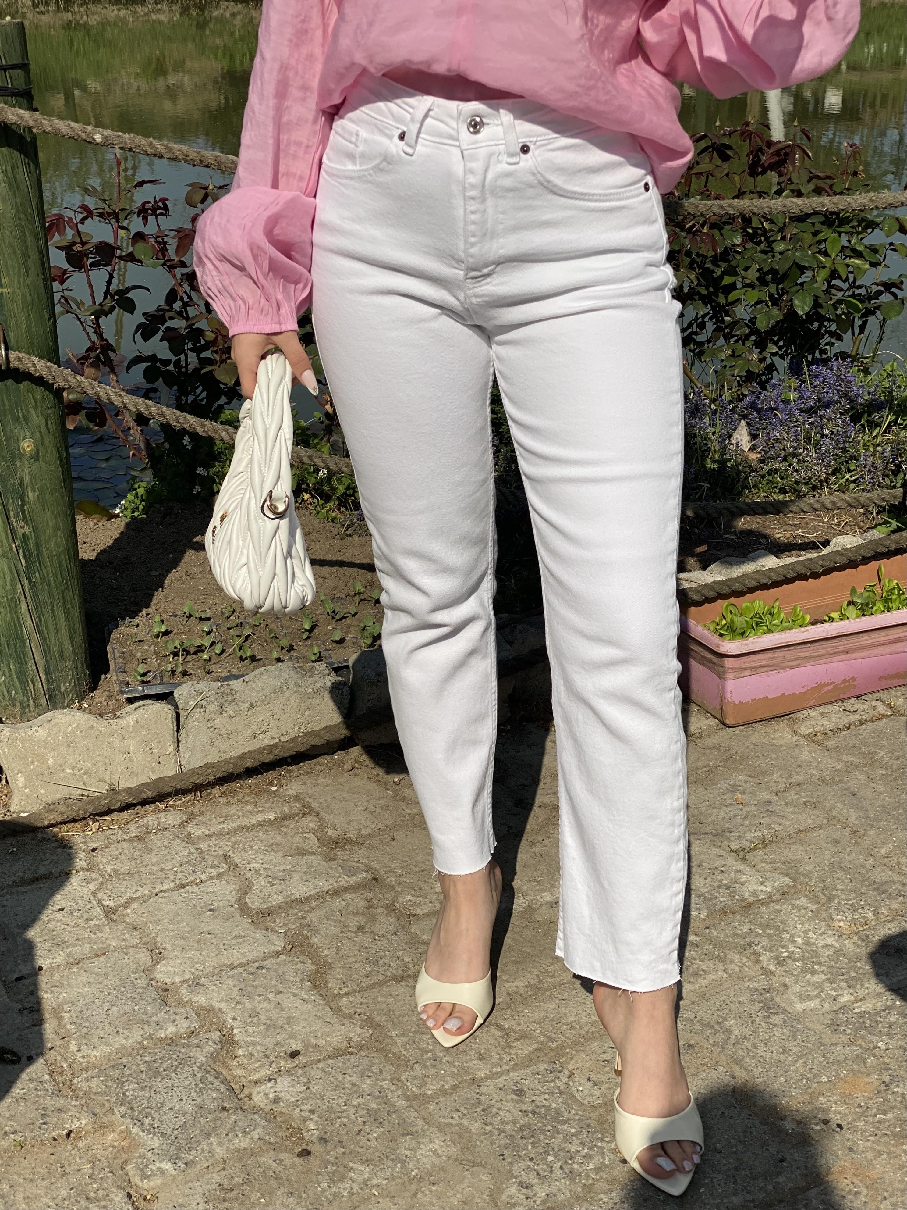 Beyaz Premium Kesik Paça Boyfit Jean 