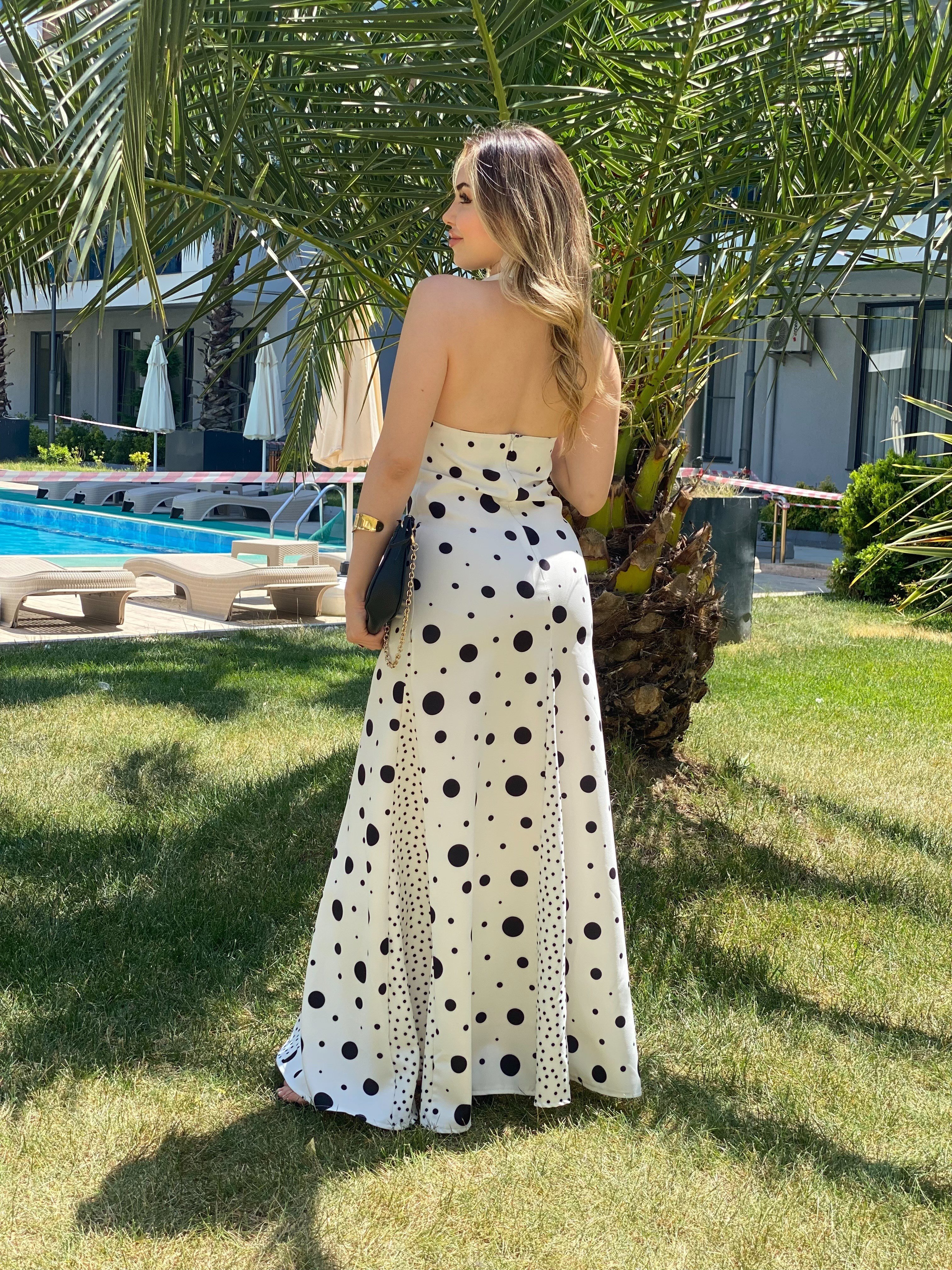Beyaz Üzeri Siyah Puantiye Desenli MaxiElbise