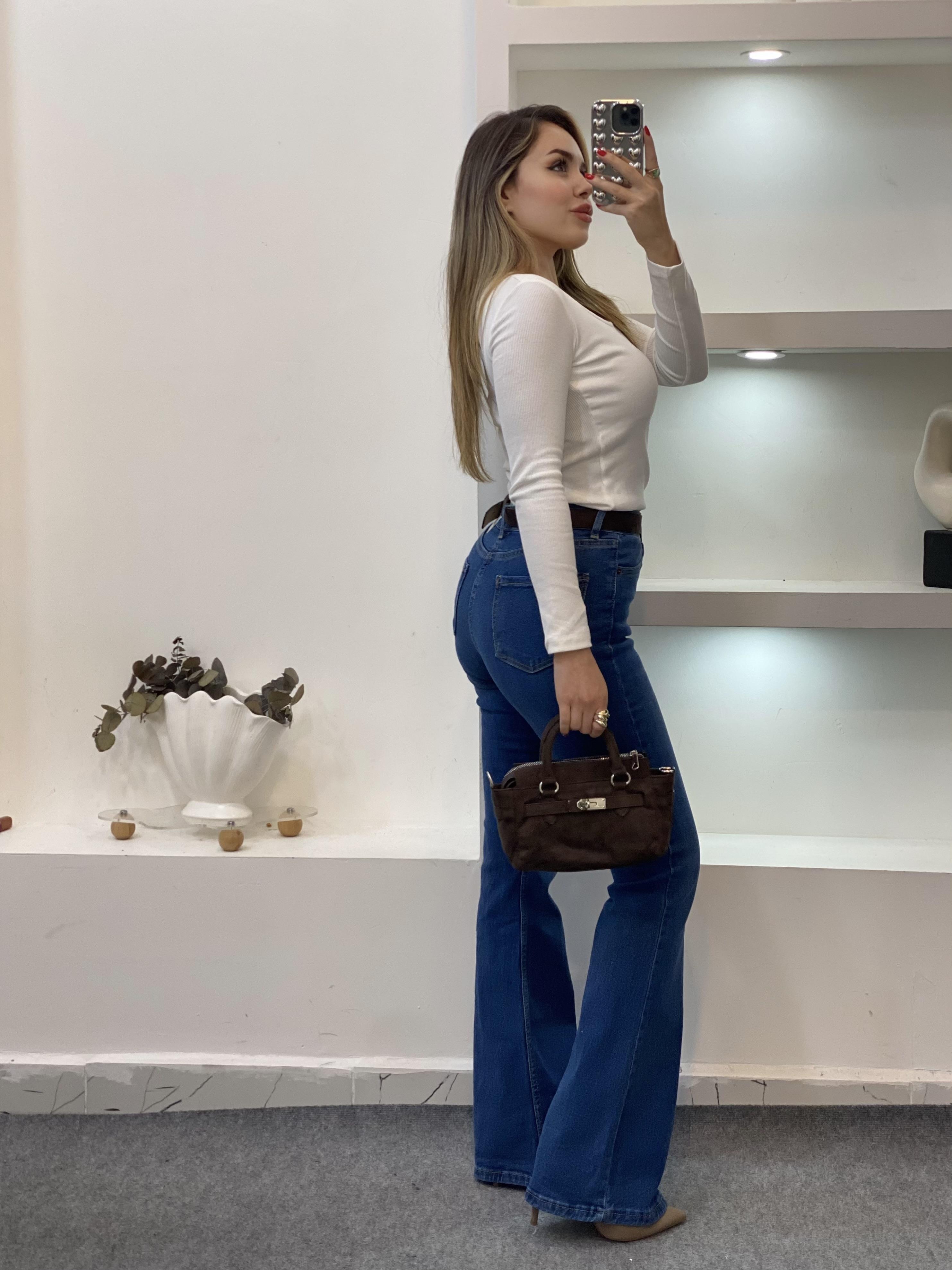 Beyaz V Model Fitilli Basic Bluz