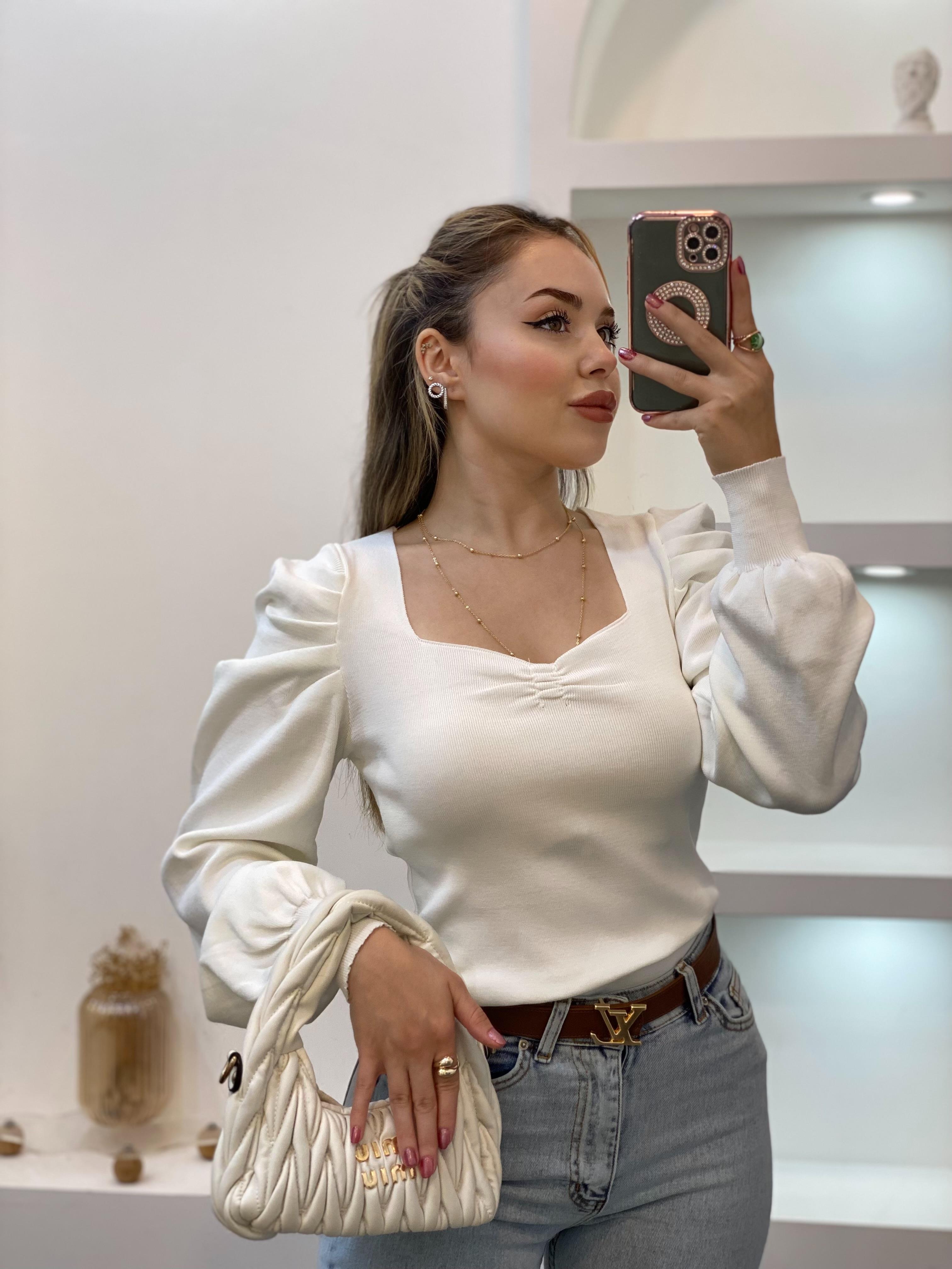 Beyaz Yaka Büzgülü Model Triko Bluz