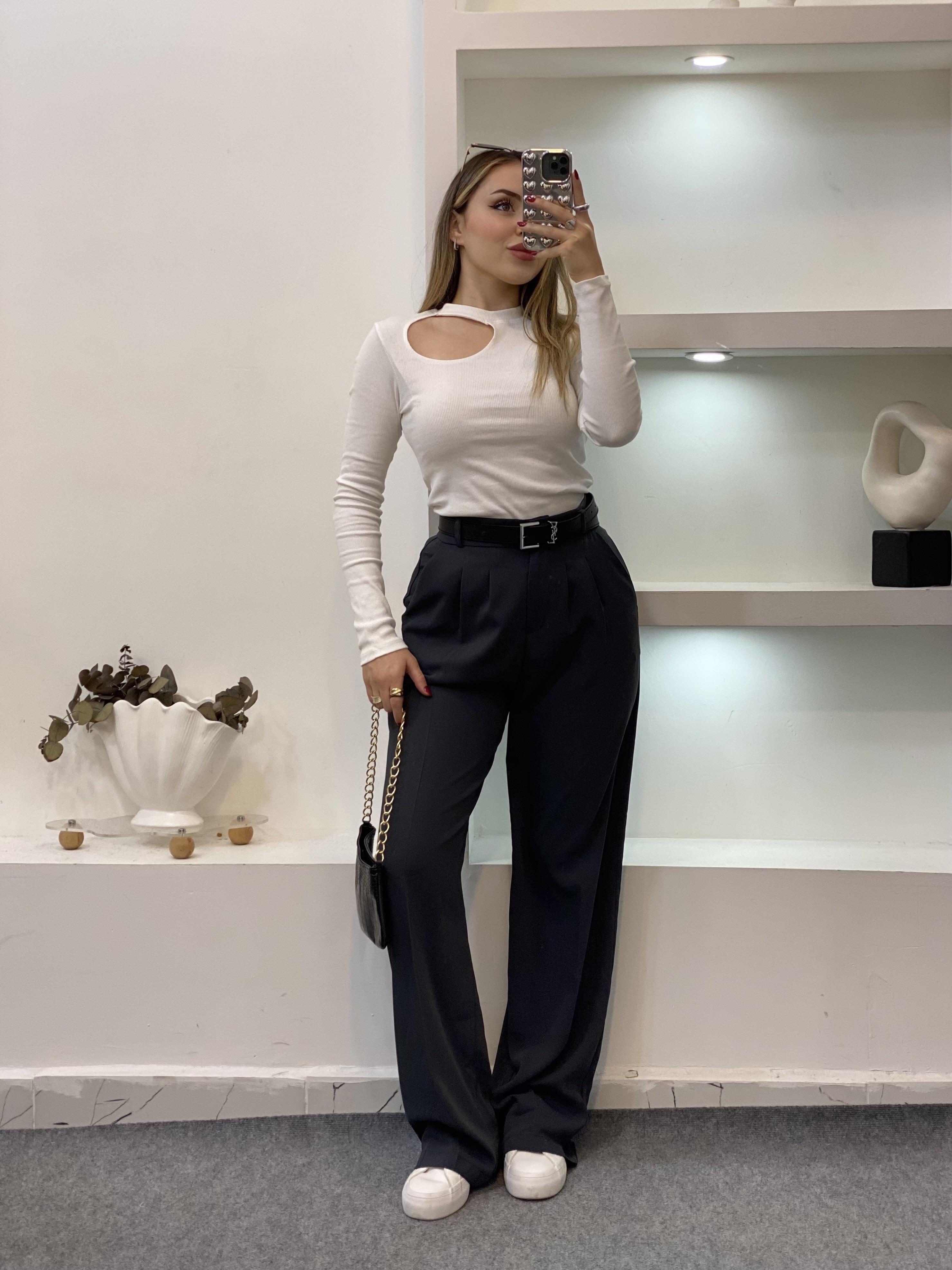 Beyaz Yaka Pencereli Fitilli Basic Bluz