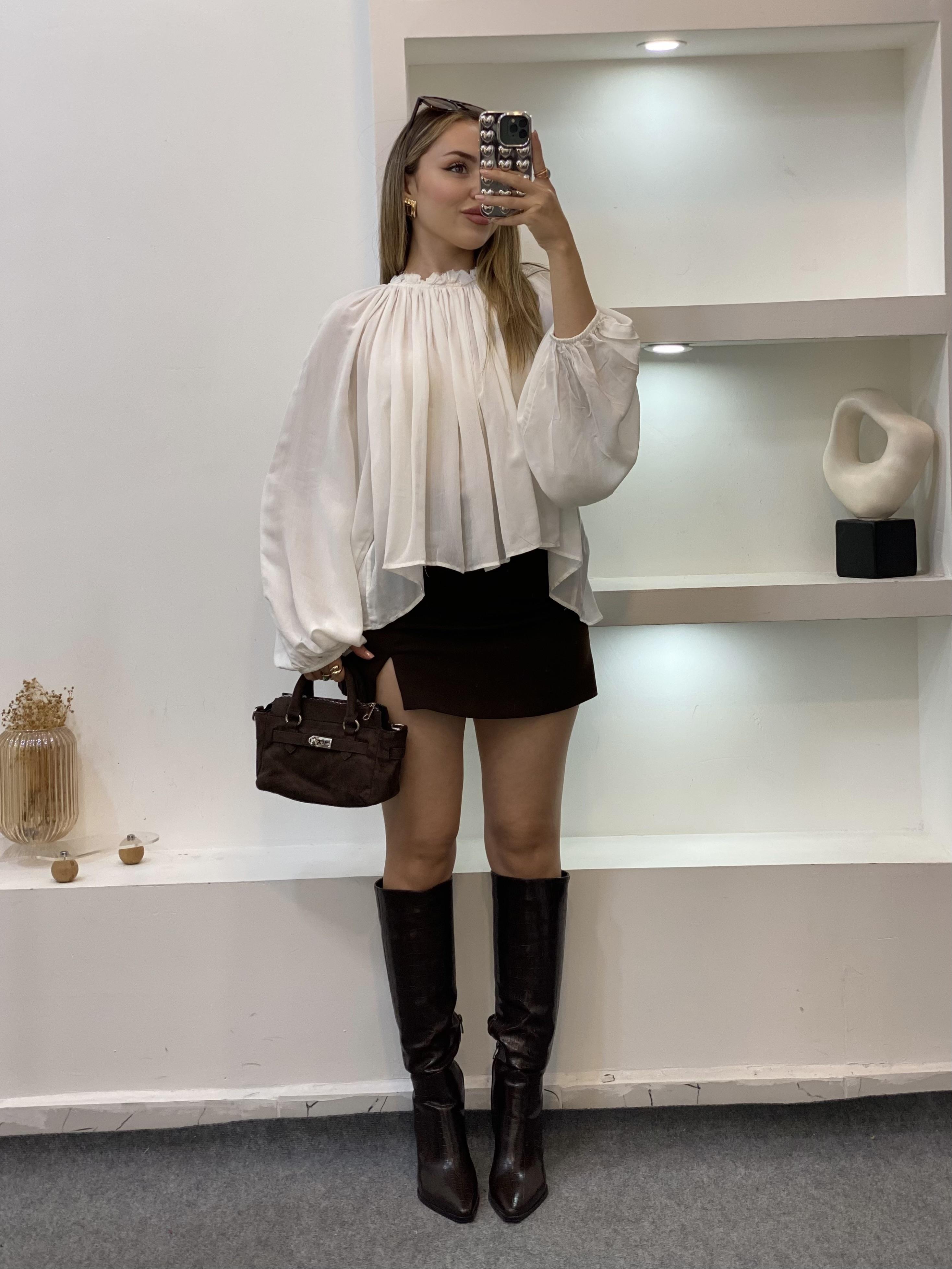 Beyaz Yakası Büzgülü Premium Seri Şifon Bluz