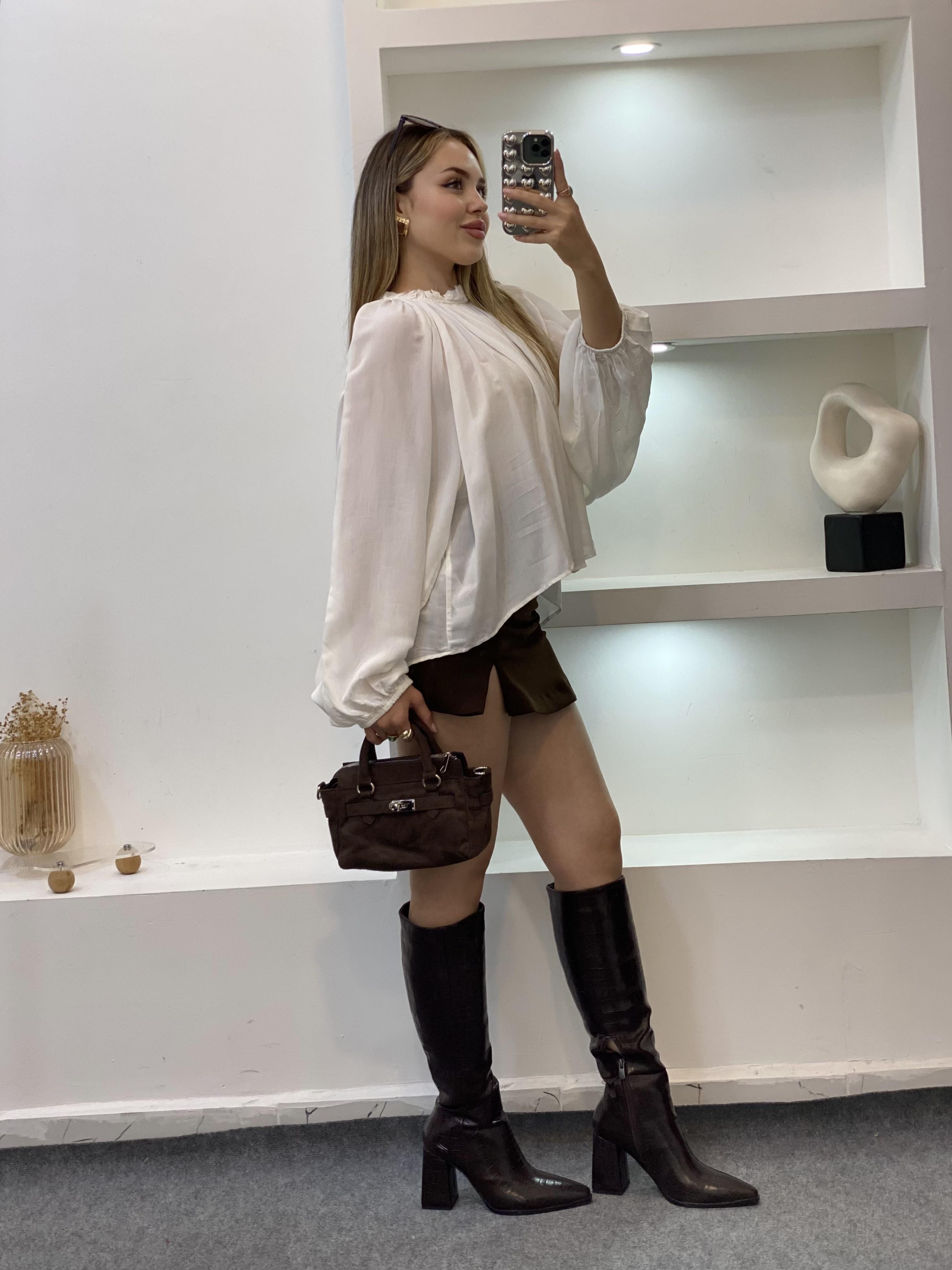 Beyaz Yakası Büzgülü Premium Seri Şifon Bluz