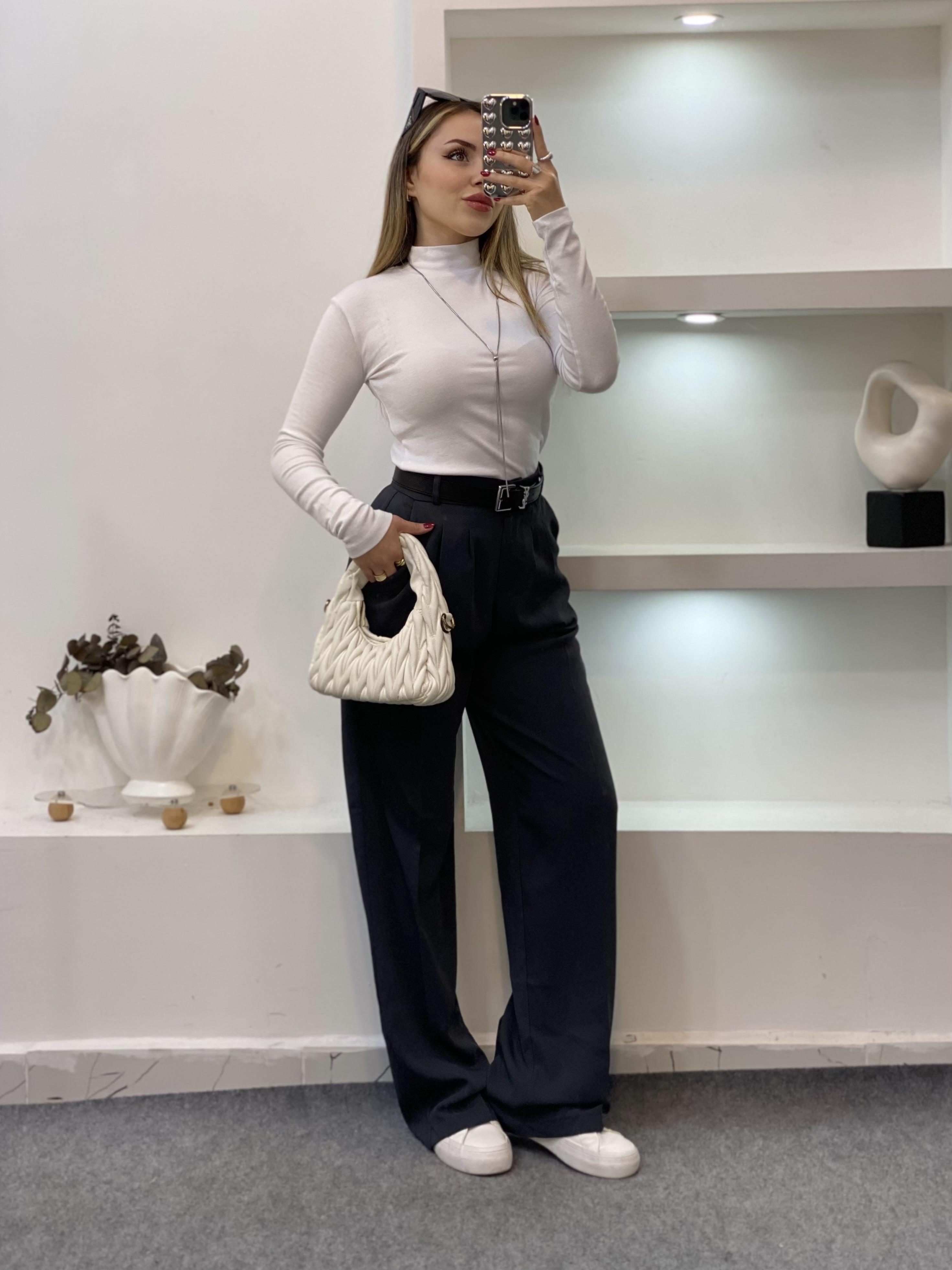 Beyaz Yarım Boğazlı Modal Kumaş Basic Bluz
