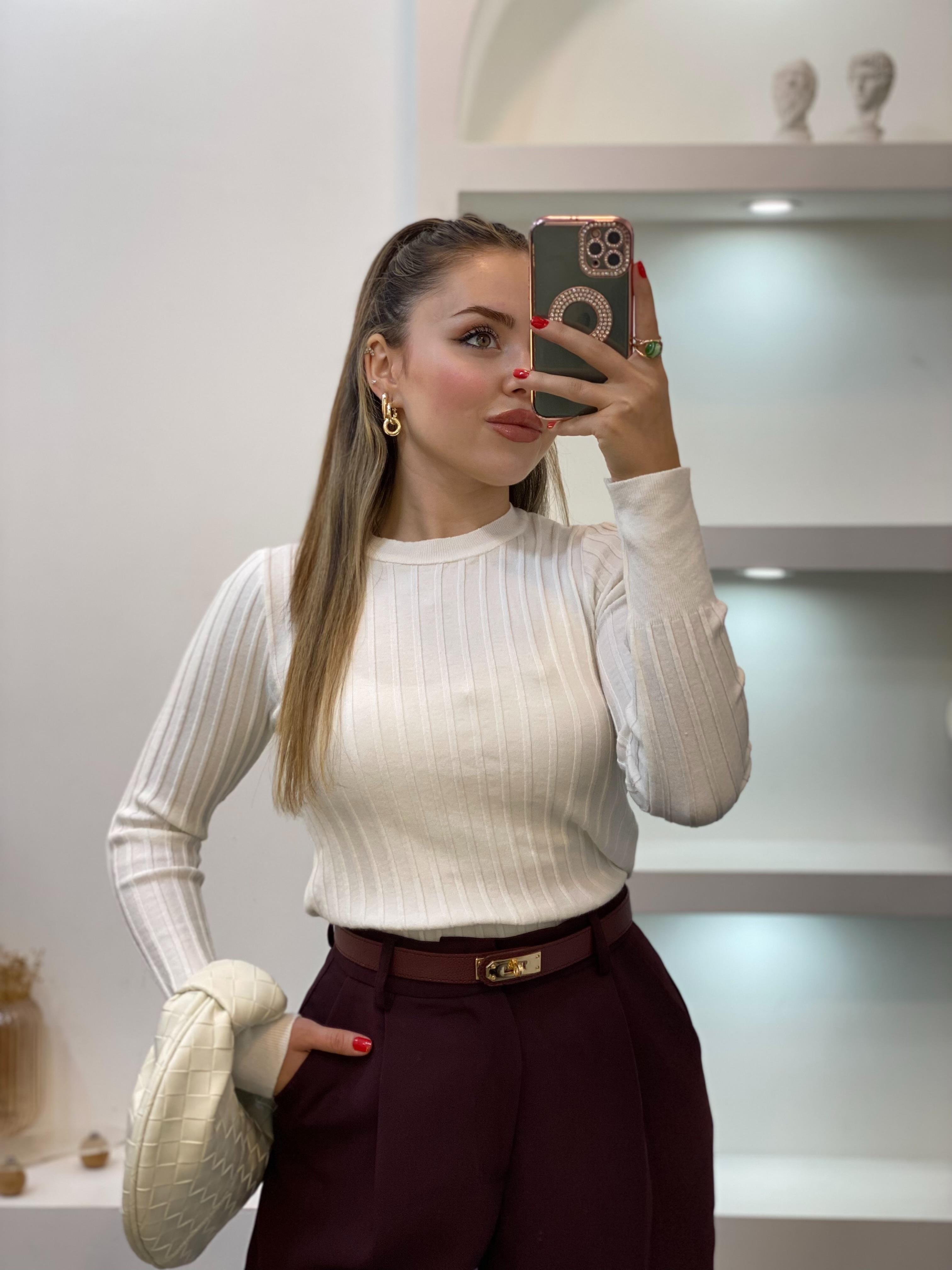 Beyaz Yumoş Dokulu Triko Bluz 