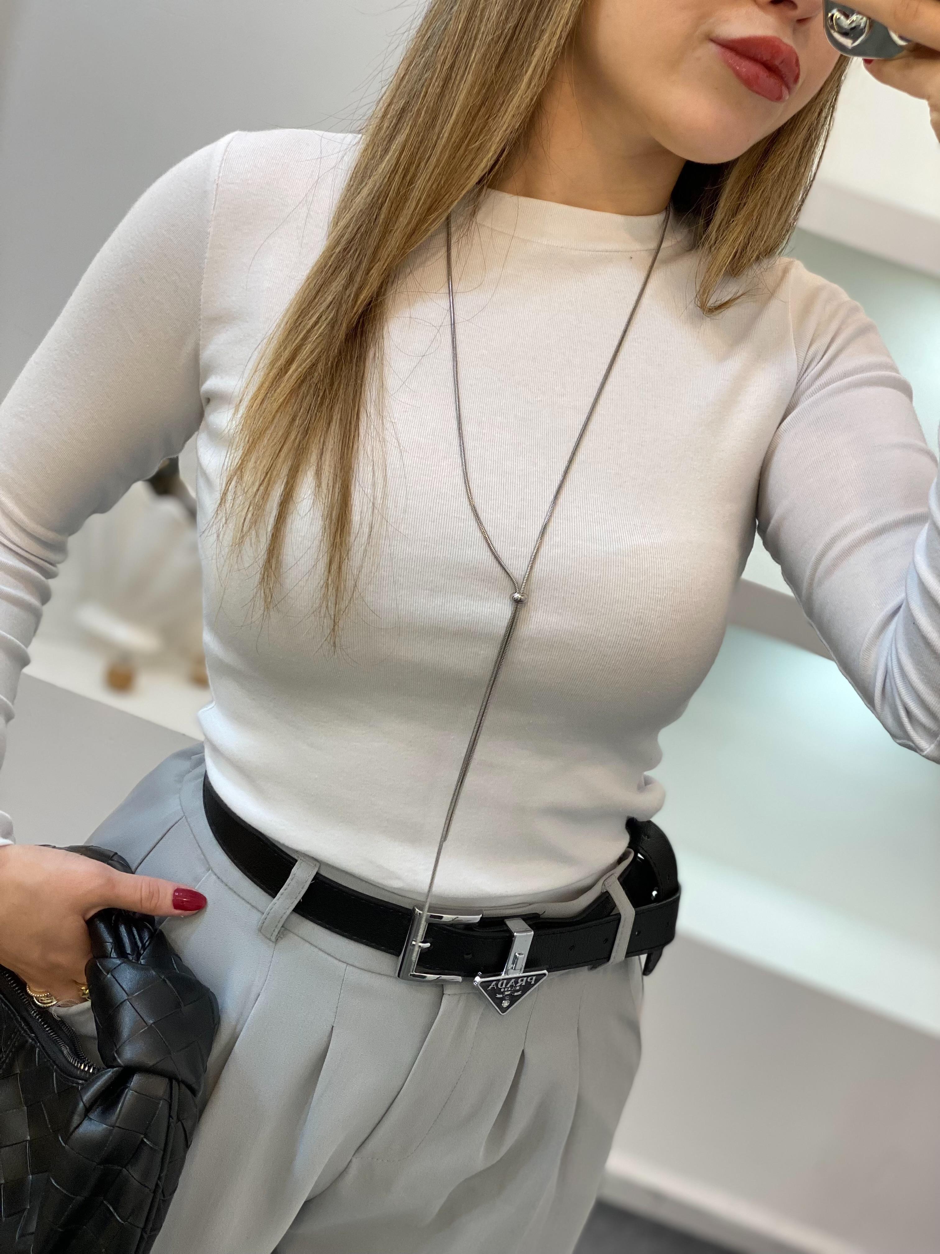 Beyaz Yuvarlak Yaka Modal Kumaş Basic Bluz