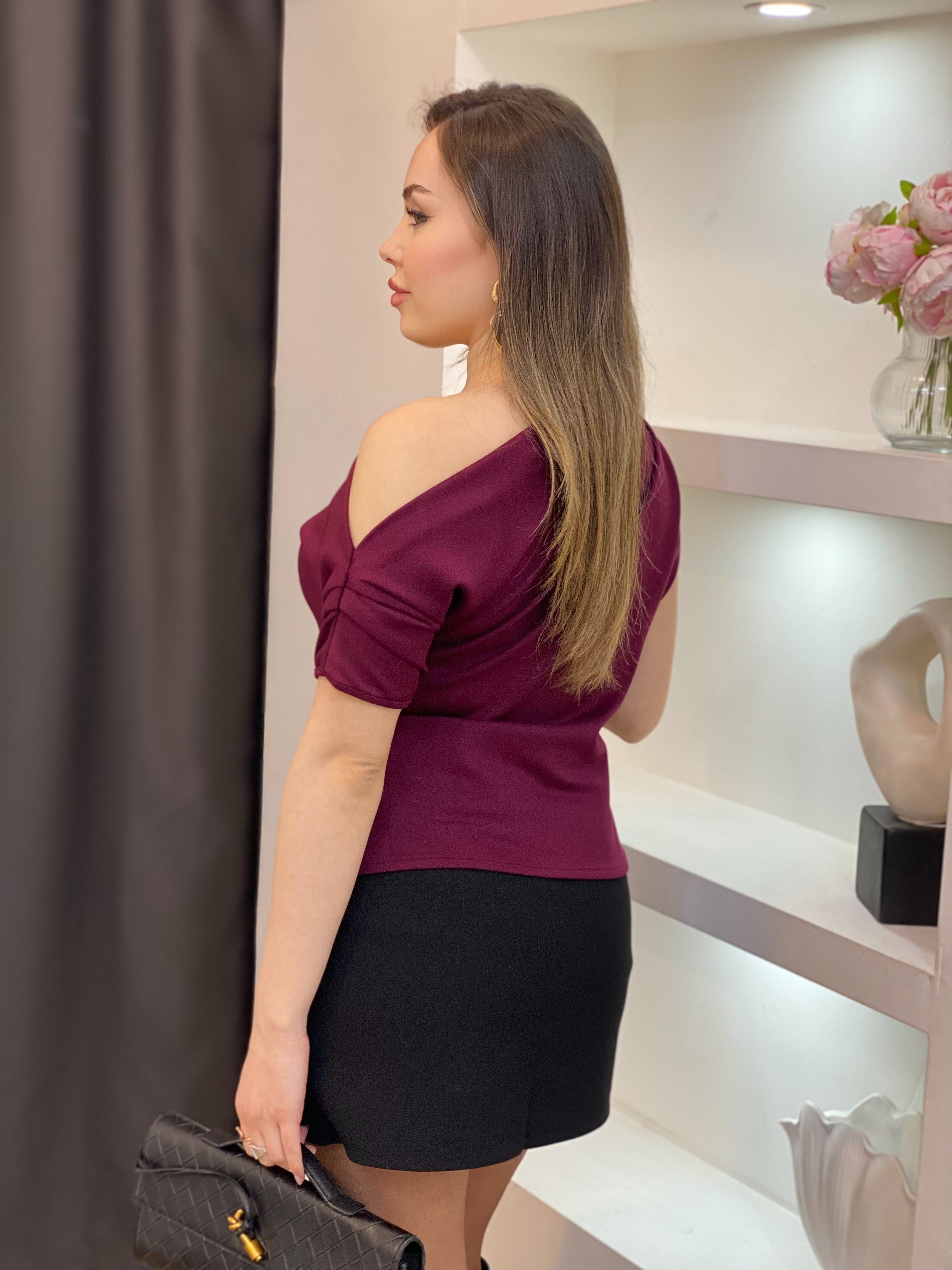 Bordo Asimetrik Yaka Büzgü Detaylı Modal Bluz