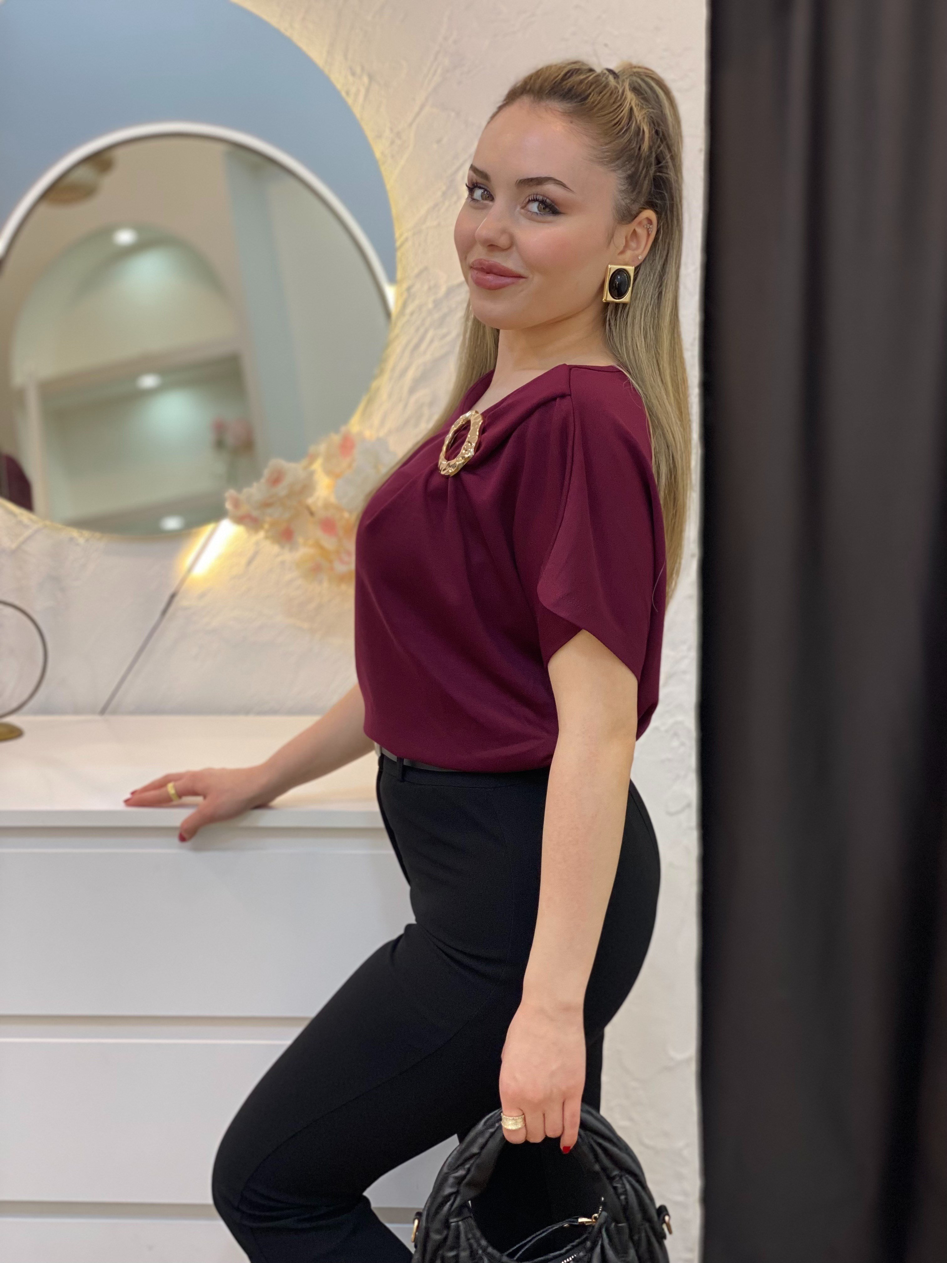 Koyu Bordo Omuz Gold Çıkarılabilir Broşlu Modal Bluz