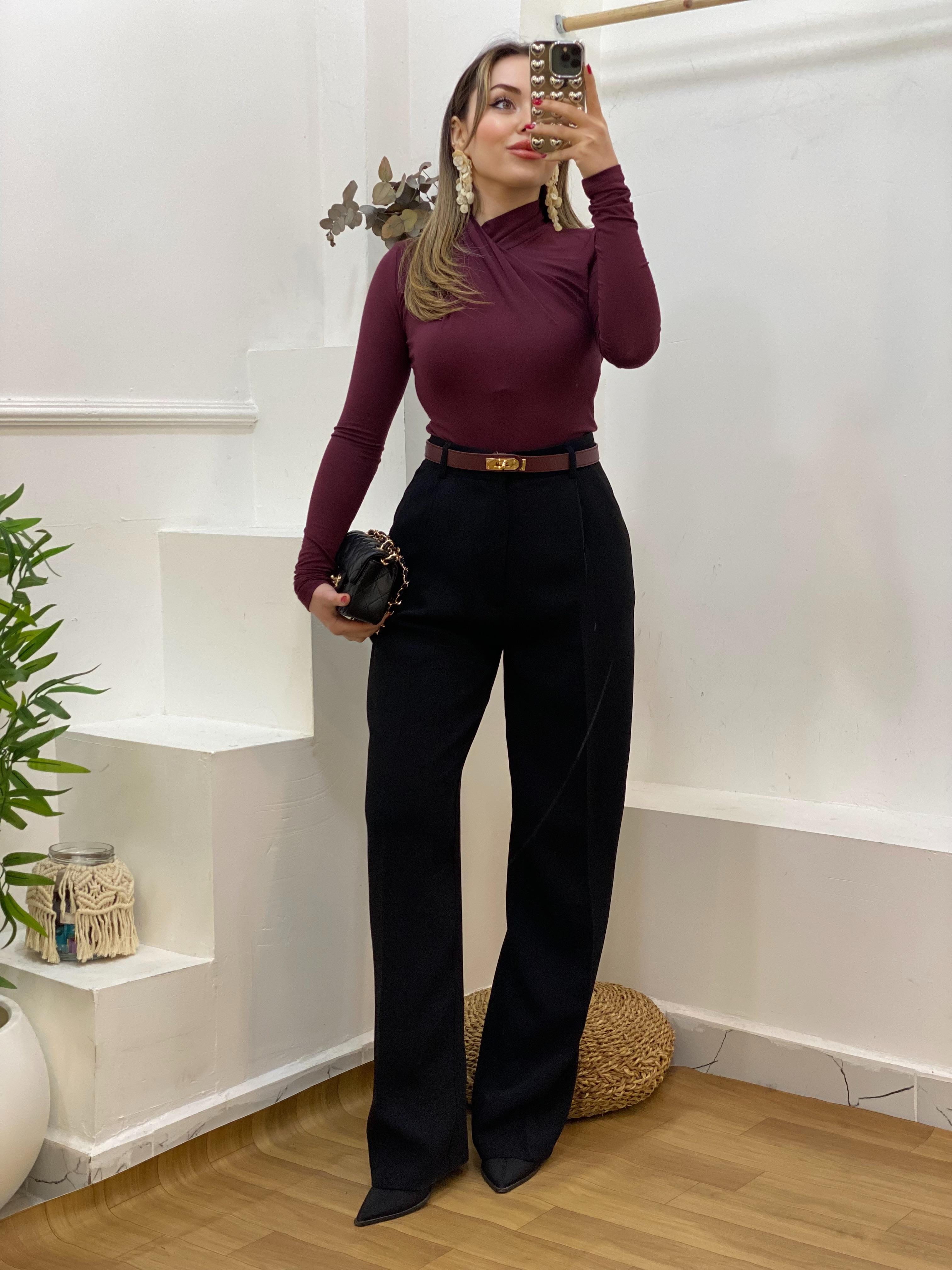Bordo Yaka Burgu Detaylı Bluz