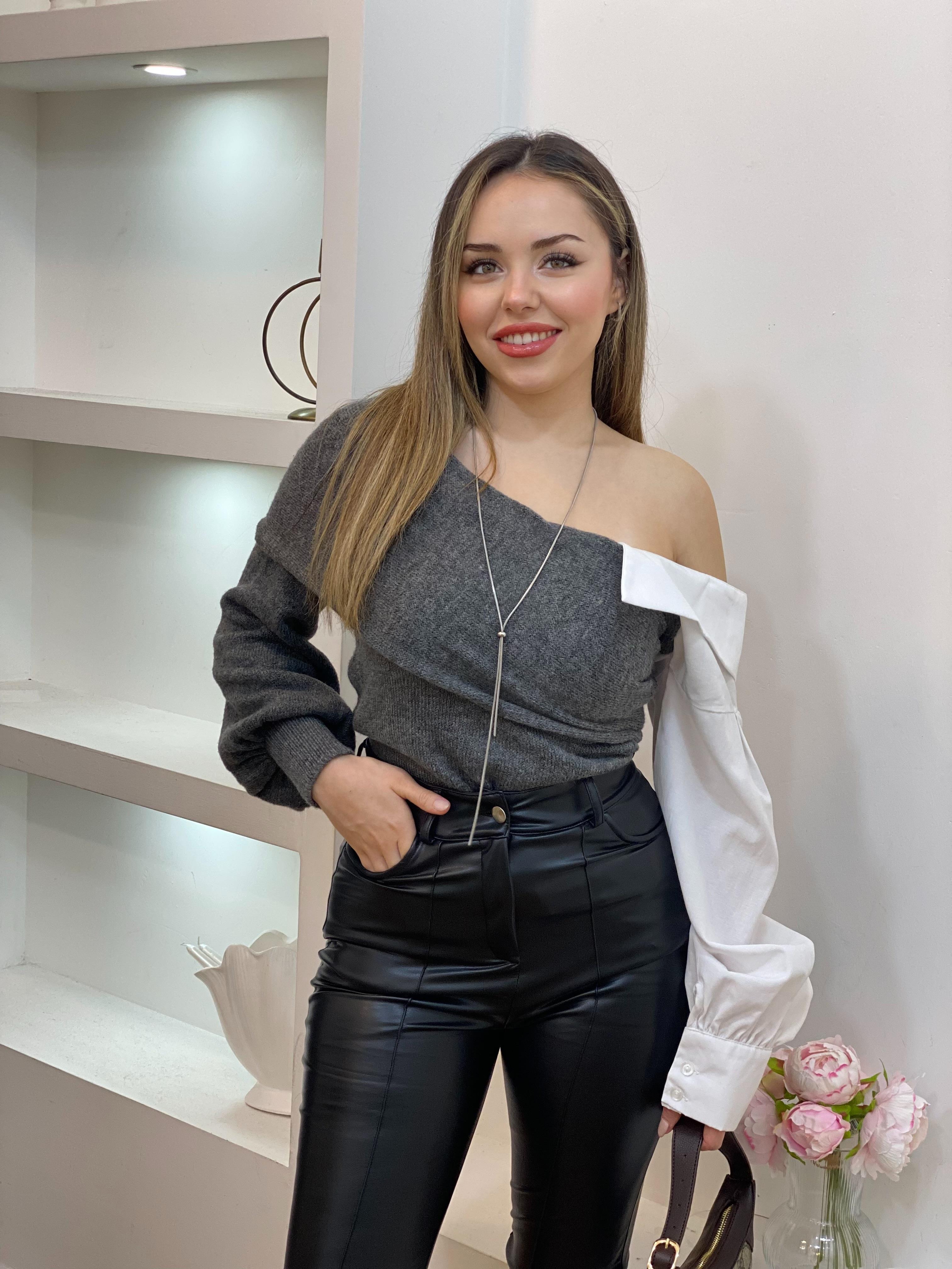 Gri Asimetrik Poplin Yaka Kazak