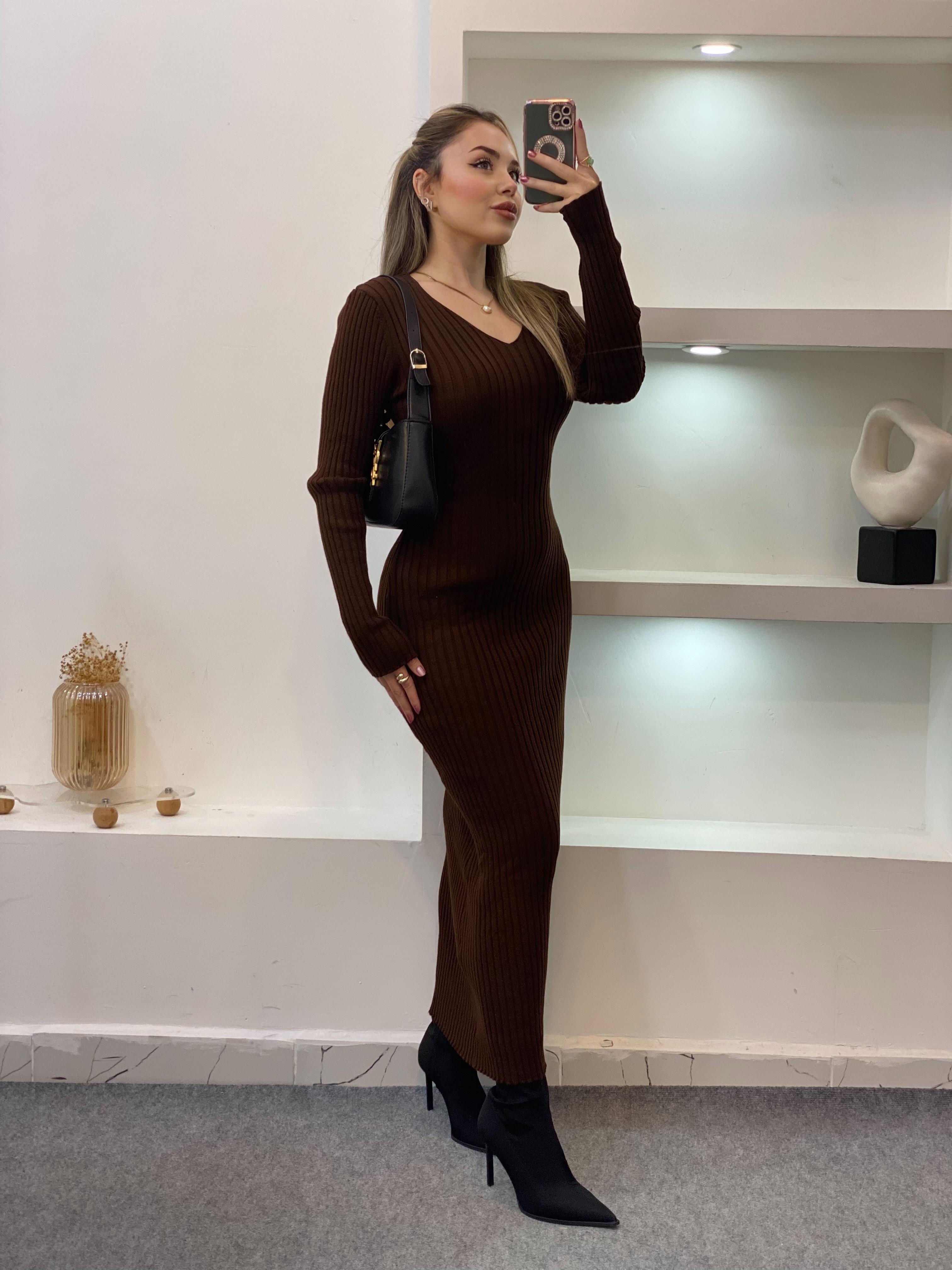 Kahve Arka Beli Kuşaklı Model Triko Elbise 