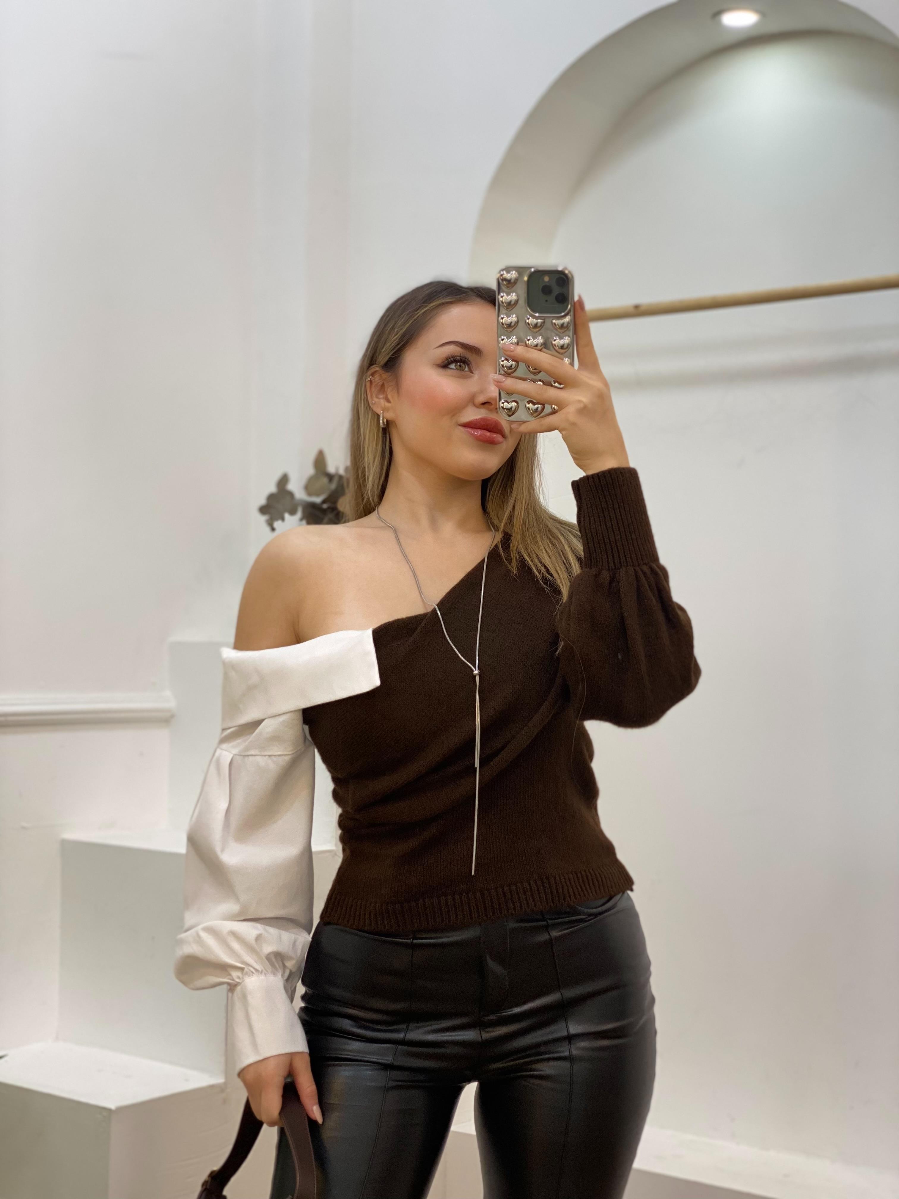 Kahve Asimetrik Poplin Yaka Kazak