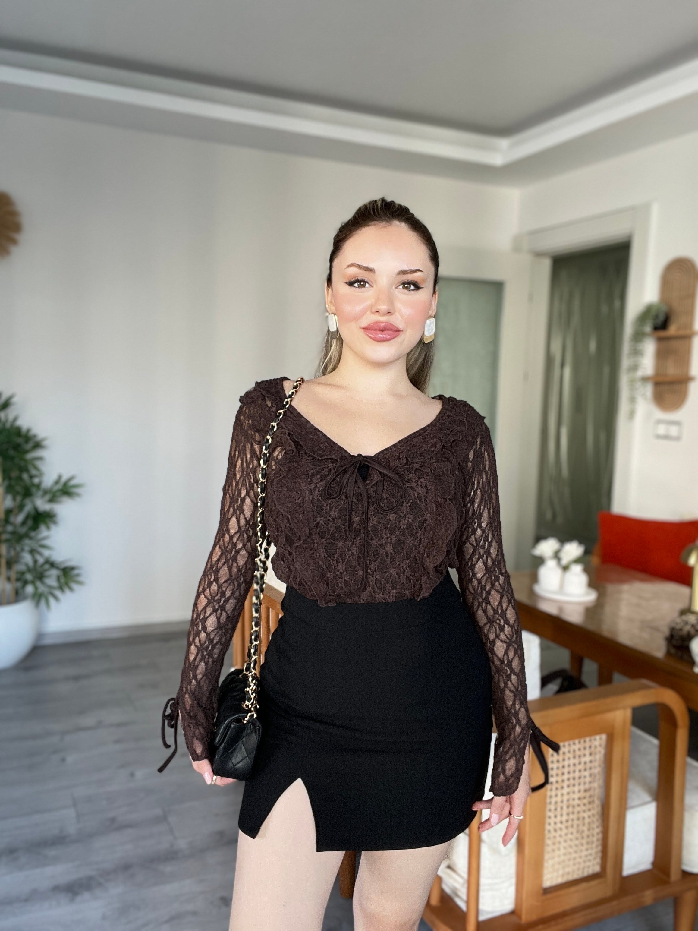 Kahve Bağlama Detaylı Dantel  Bluz