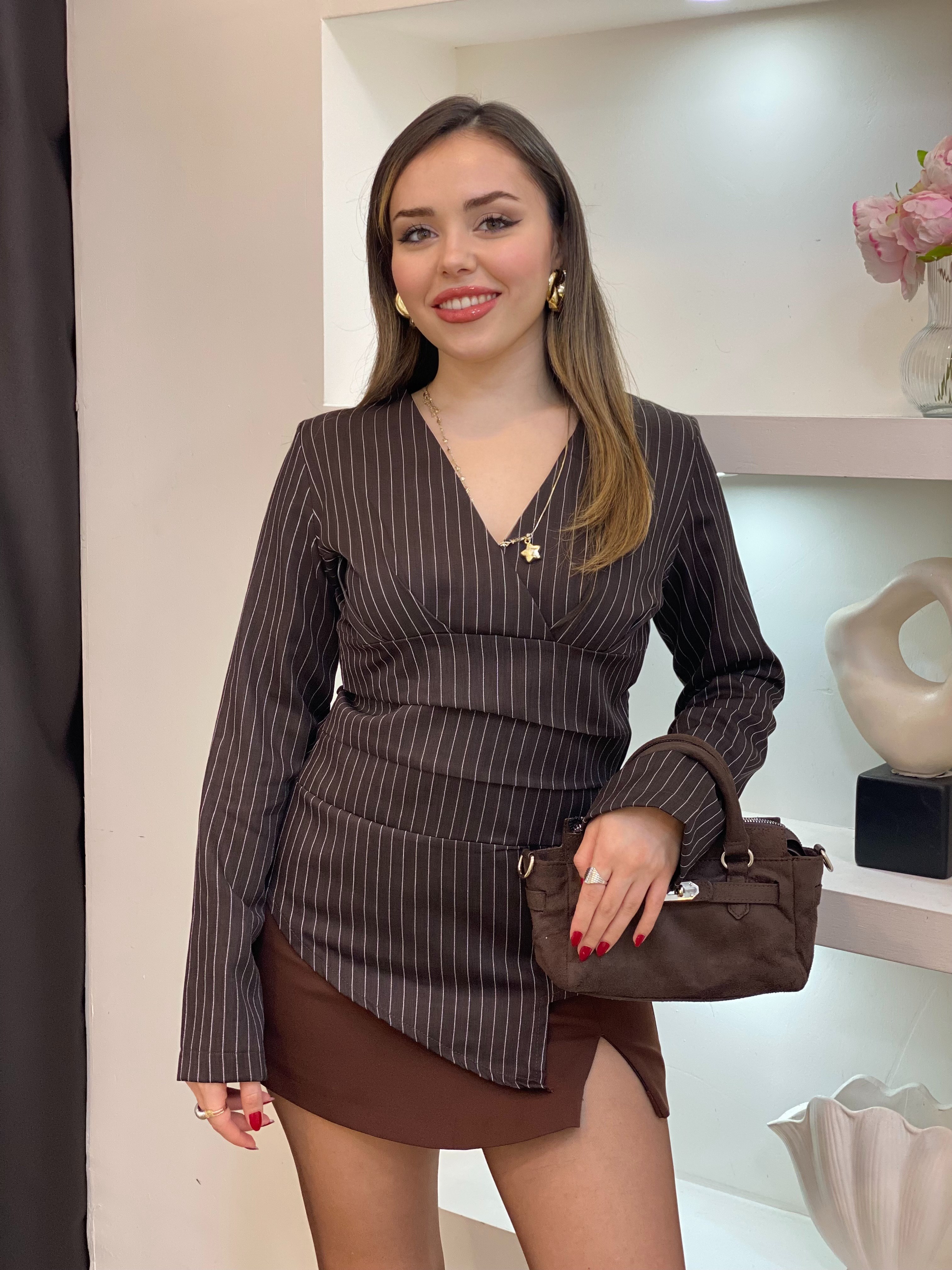 Kahve Çizgili Asimetrik Kesim Bluz 