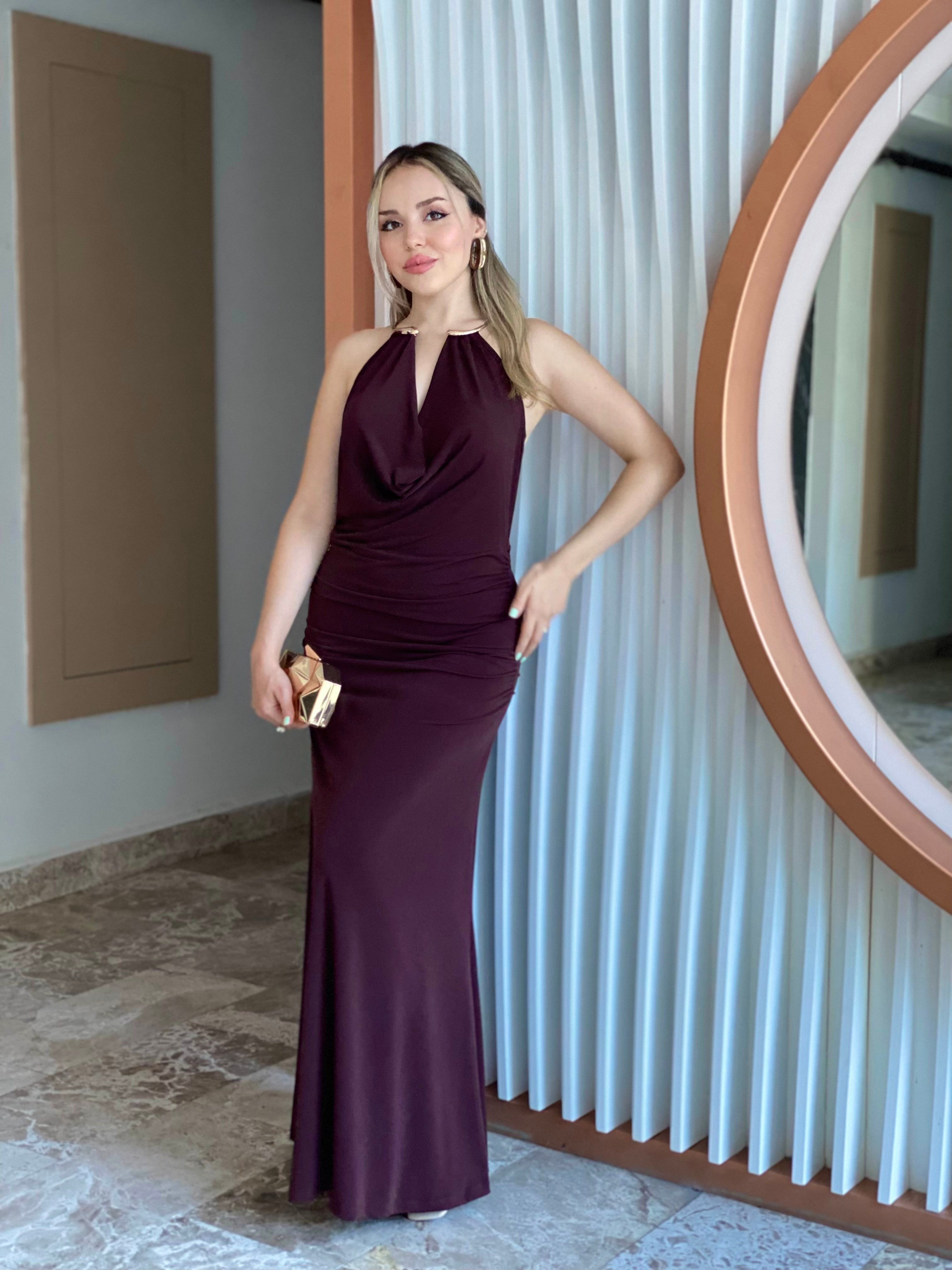 Kahve Fit Gösteren Gold Yaka Aksesuarlı Likralı Elbise