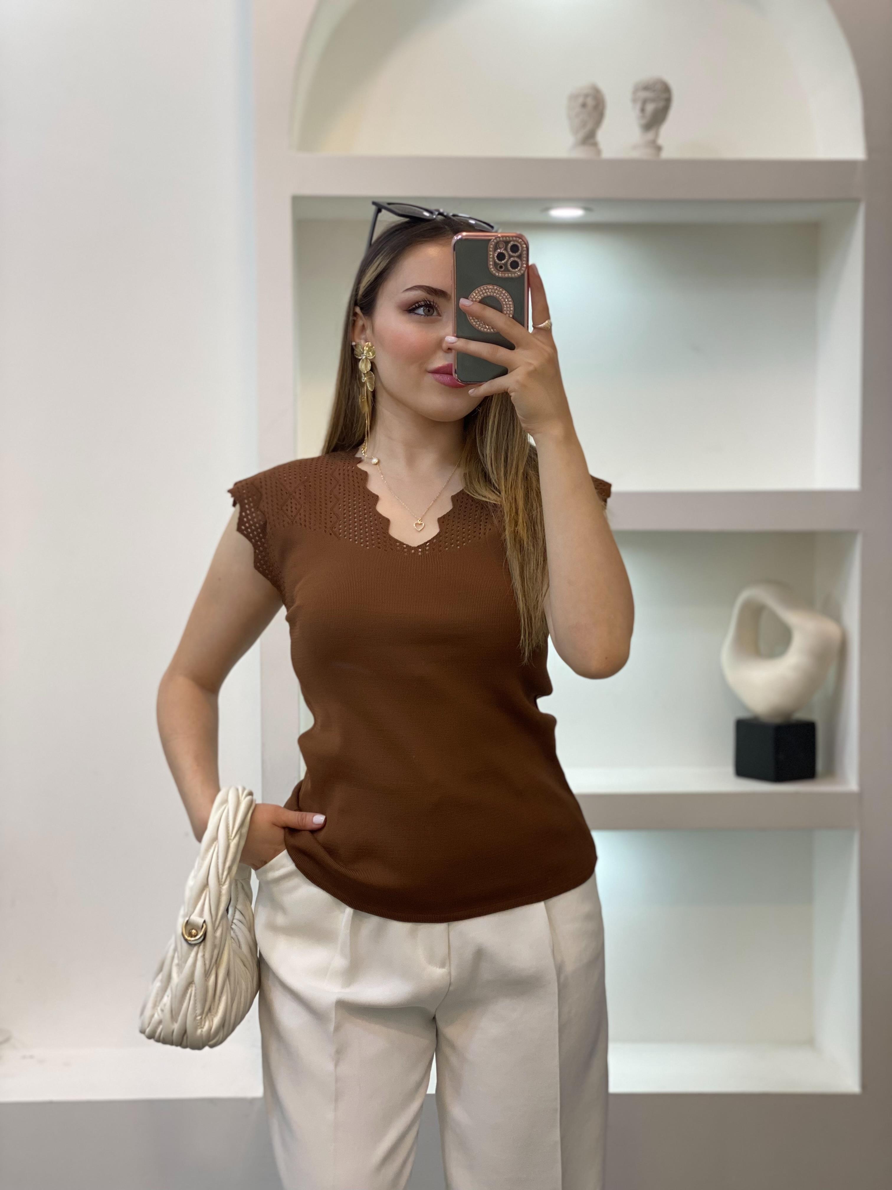 Kahve Kolları Delikli Model Triko Bluz