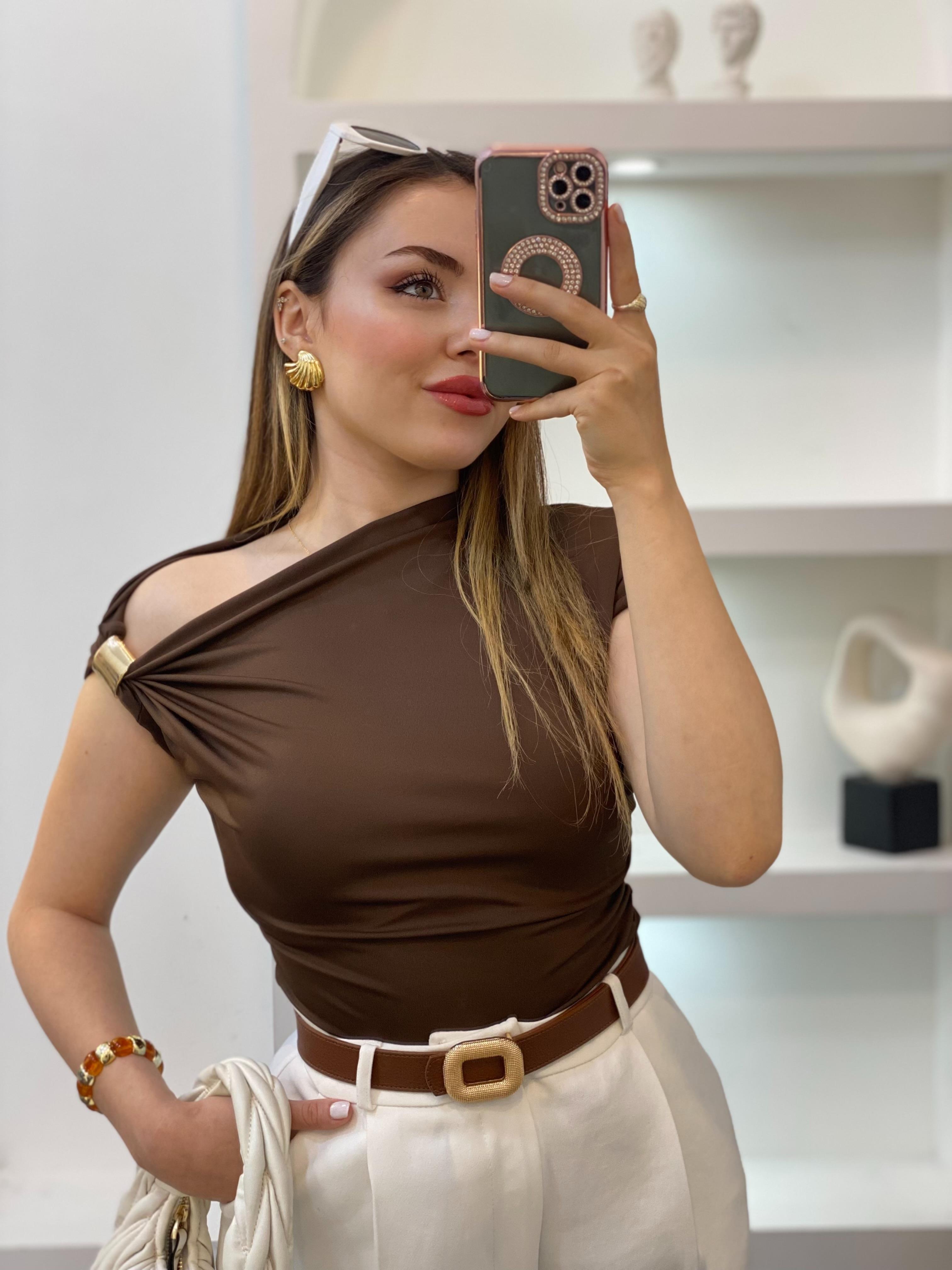 Kahve Omuz Gold Tokalı Bluz