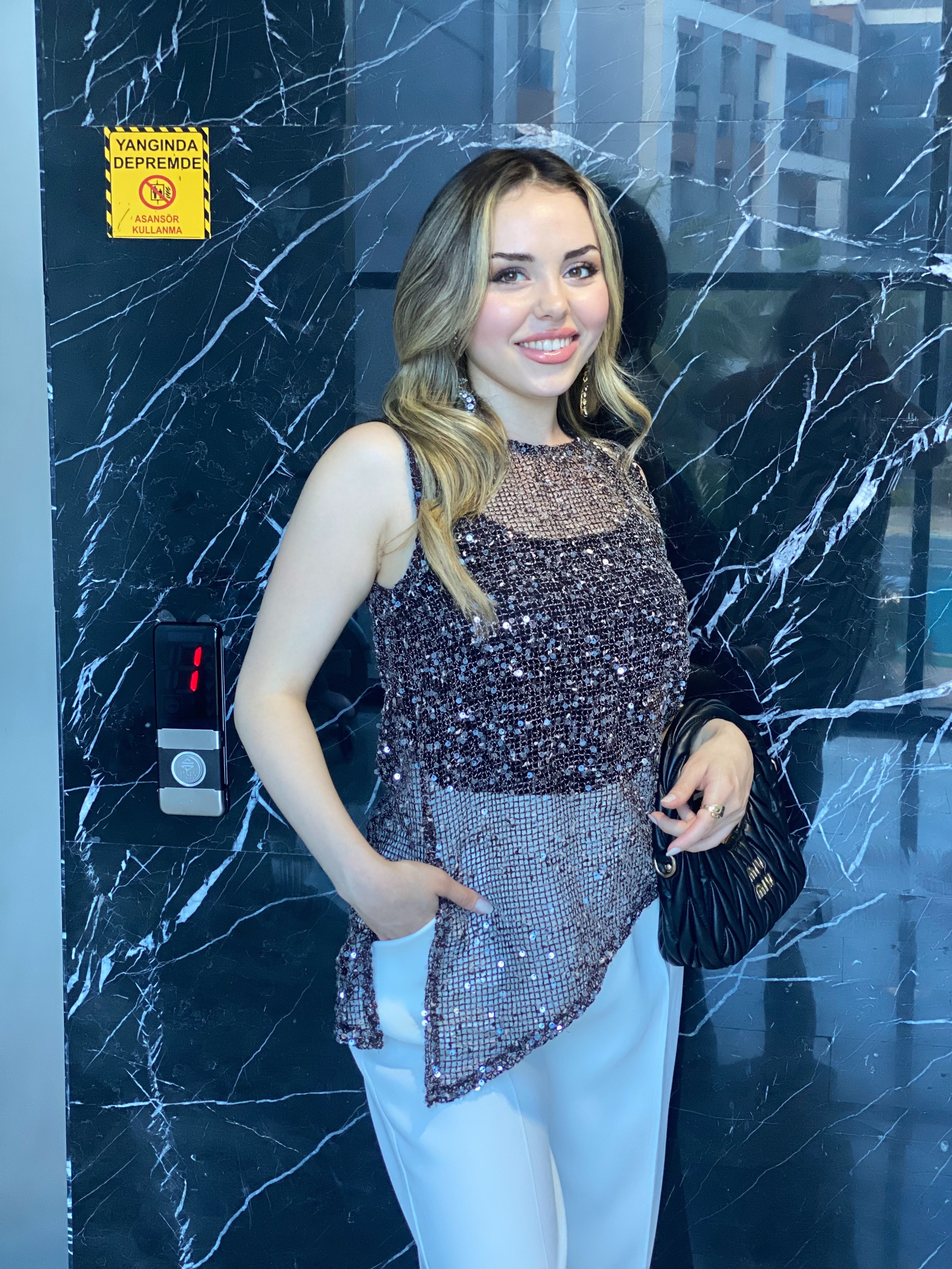 Kahve Pul İşlemeli Asimetrik Bluz 