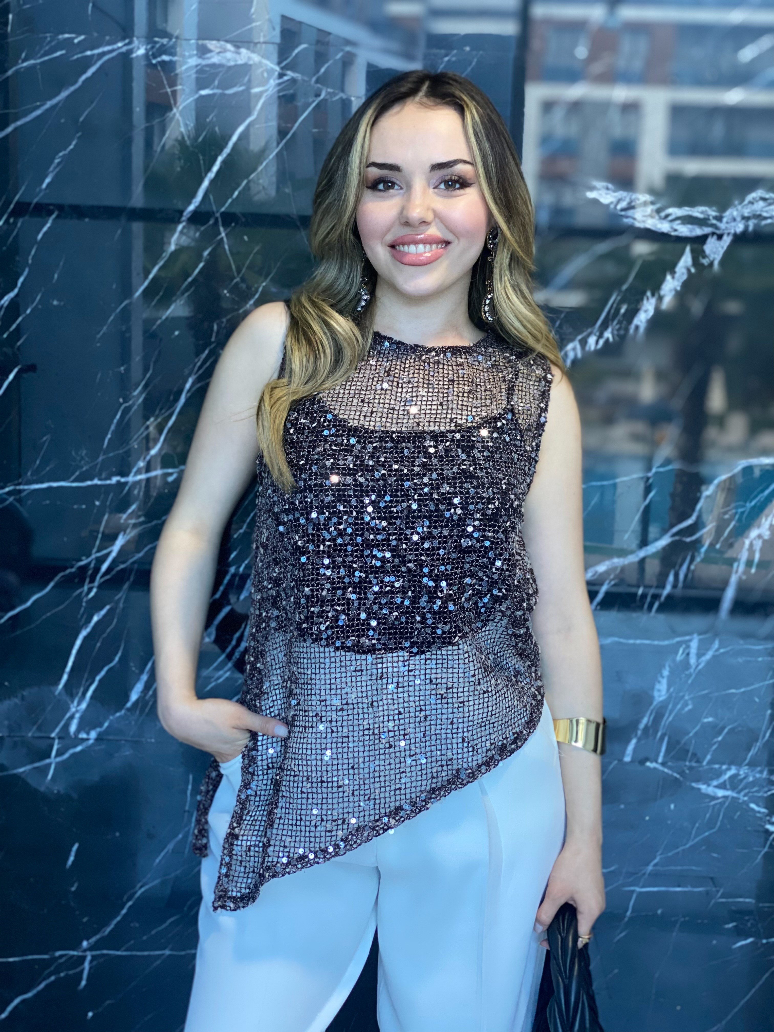 Kahve Pul İşlemeli Asimetrik Bluz 